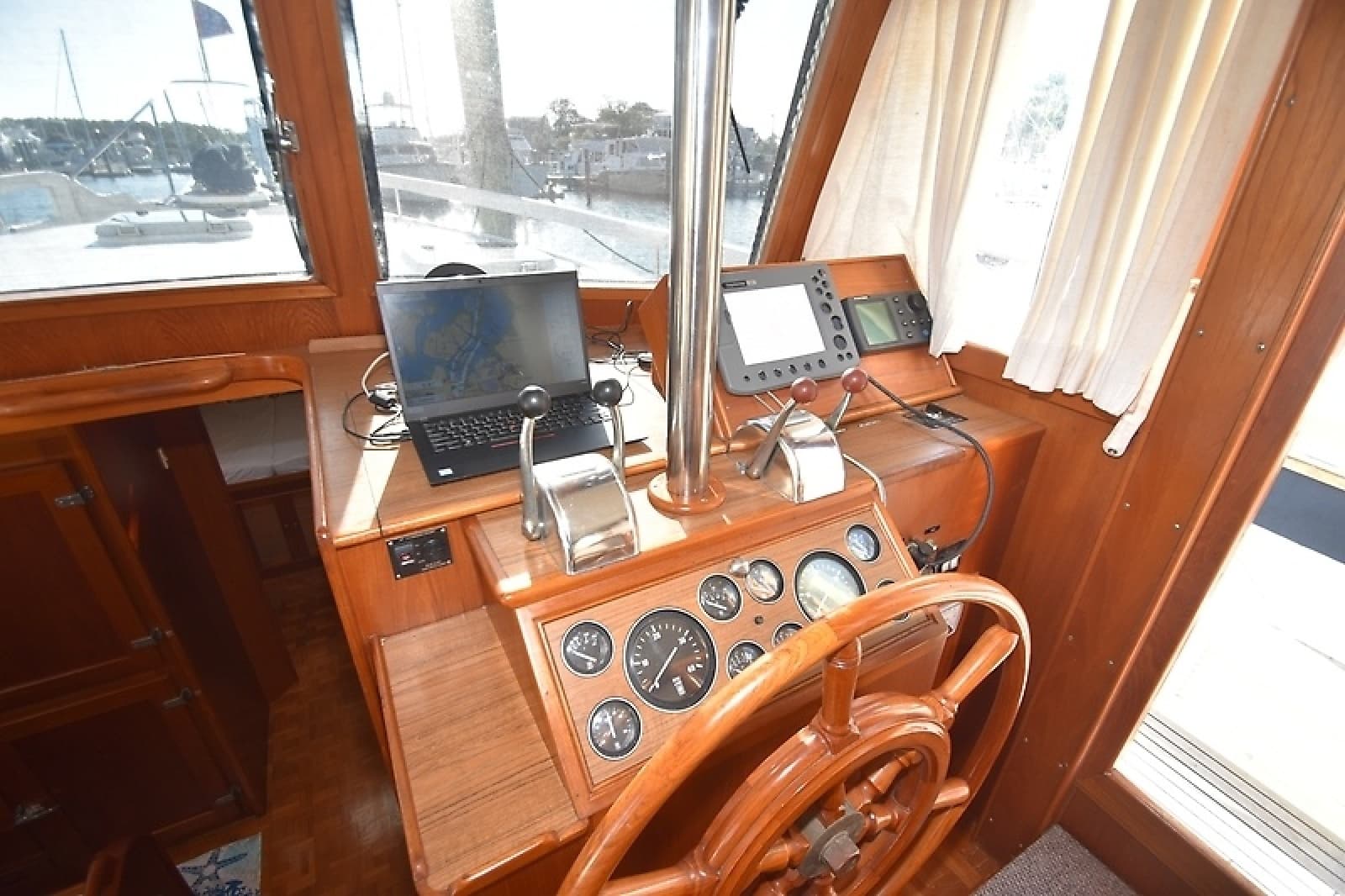 1989 Grand Banks 46 Classic - Photo 12