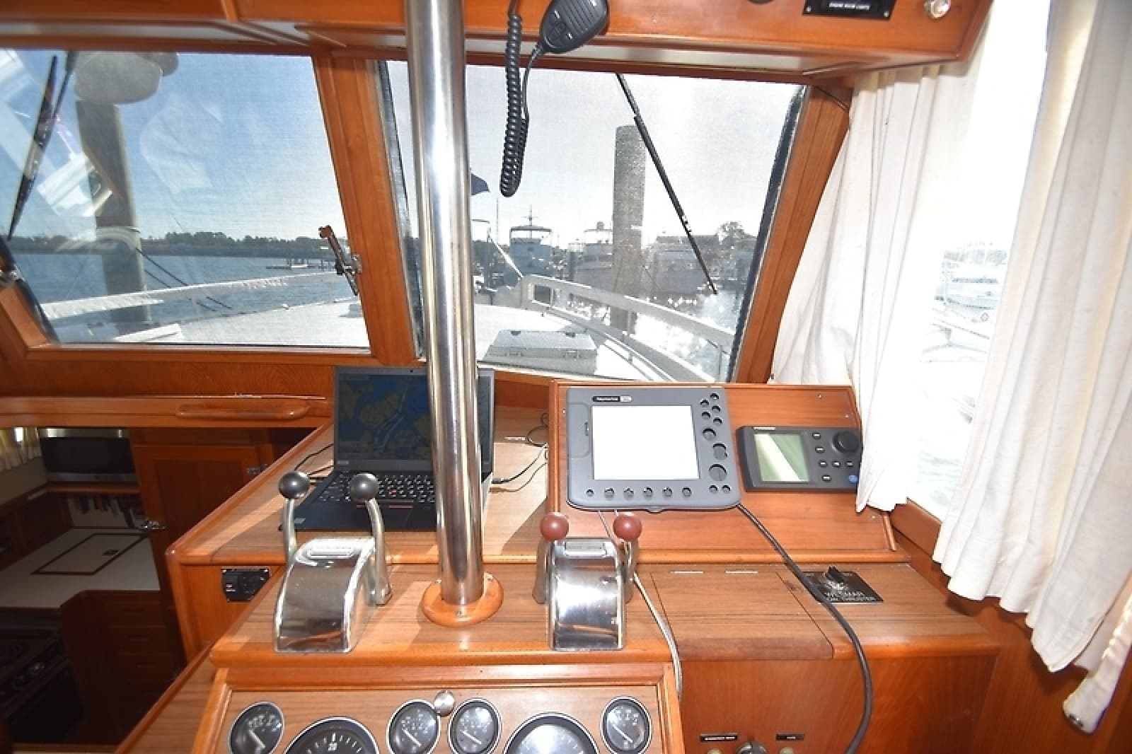 1989 Grand Banks 46 Classic - Photo 14