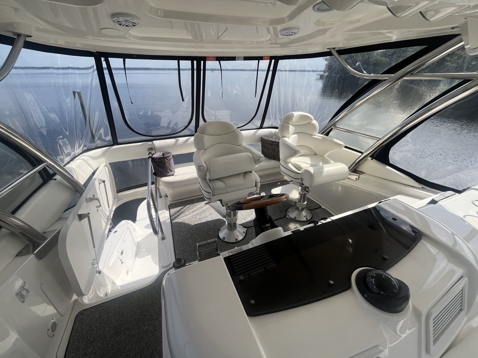 2006 Sea Ray 58 Sedan Bridge - Photo 24
