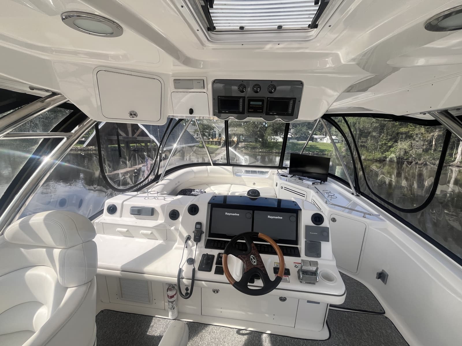 2006 Sea Ray 58 Sedan Bridge - Photo 19