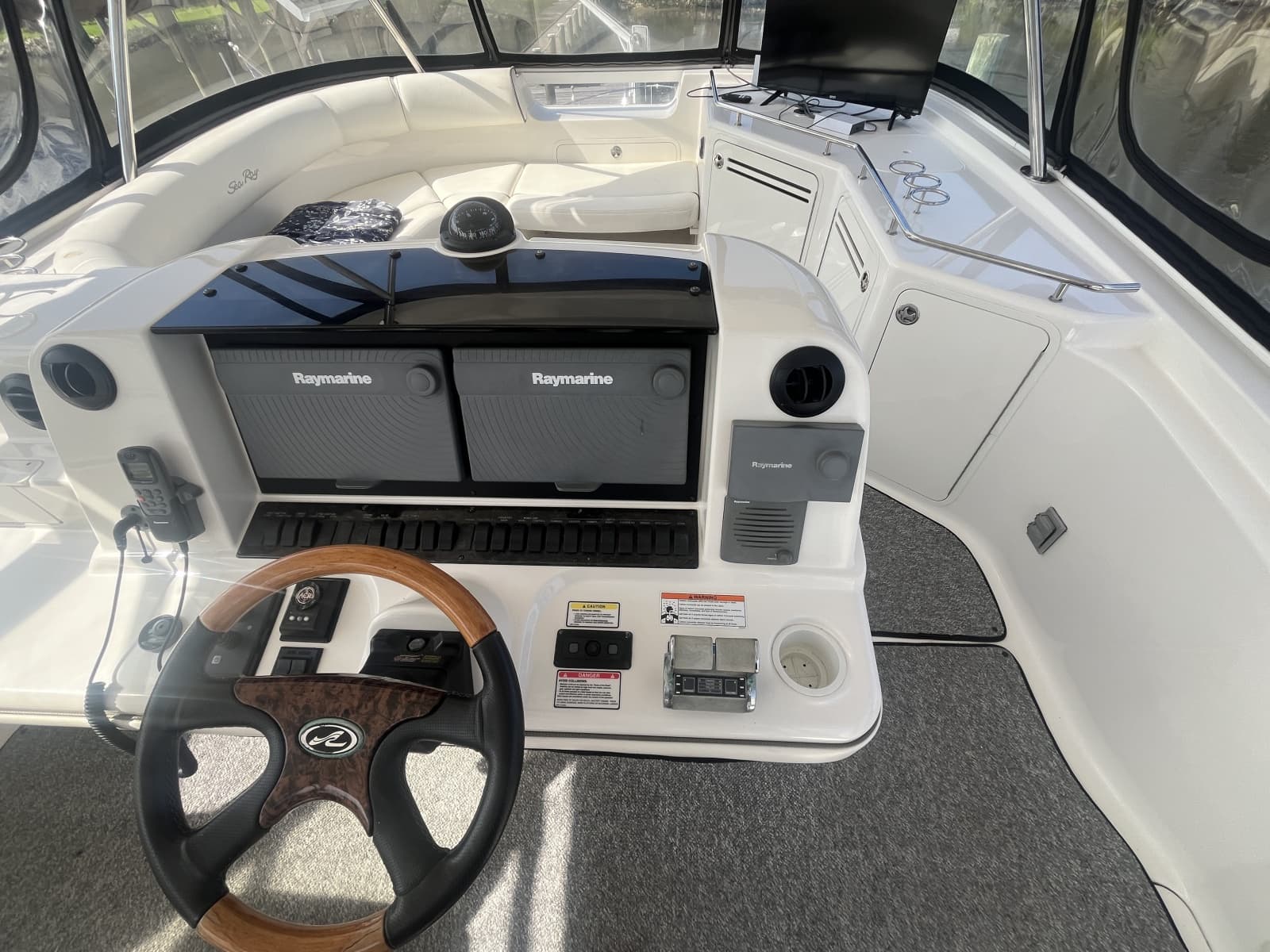 2006 Sea Ray 58 Sedan Bridge - Photo 20