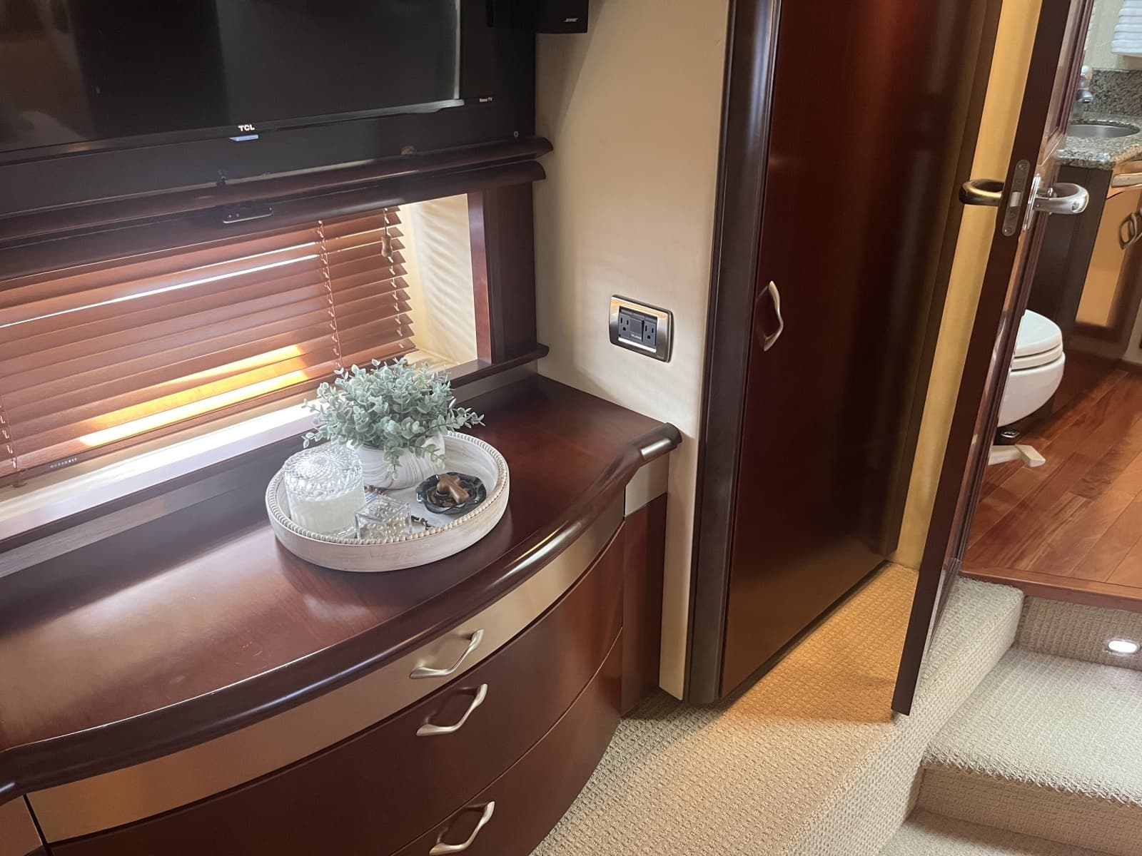 2006 Sea Ray 58 Sedan Bridge - Photo 72