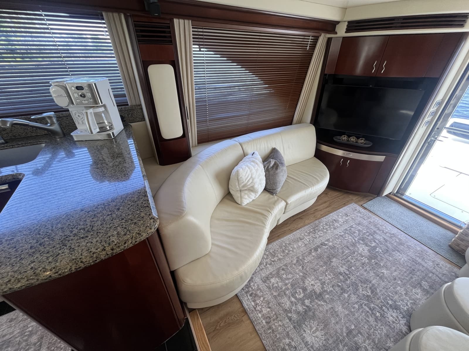 2006 Sea Ray 58 Sedan Bridge - Photo 38