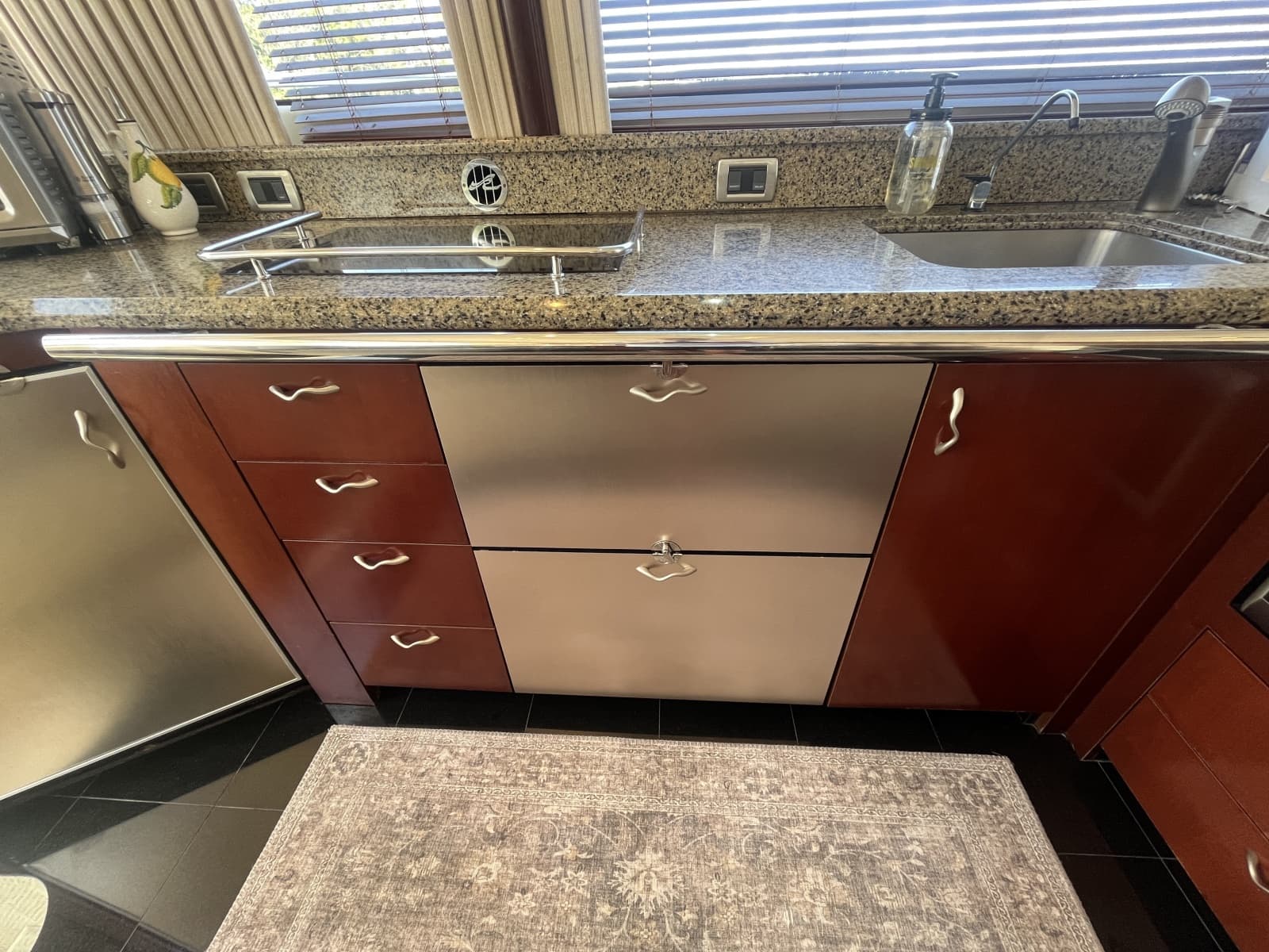 2006 Sea Ray 58 Sedan Bridge - Photo 48