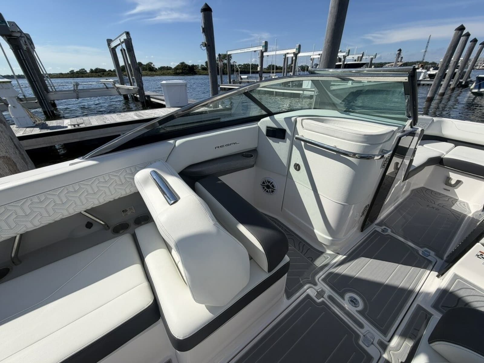 2024 Regal LX6 - Photo 9