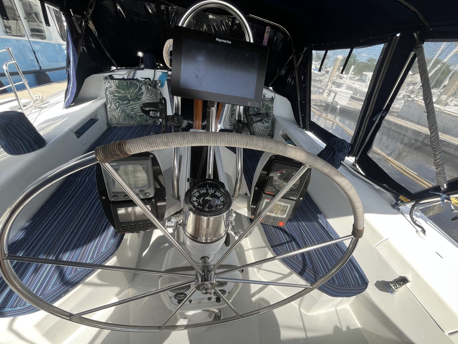 1999 Catalina 42 MKII - Photo 16
