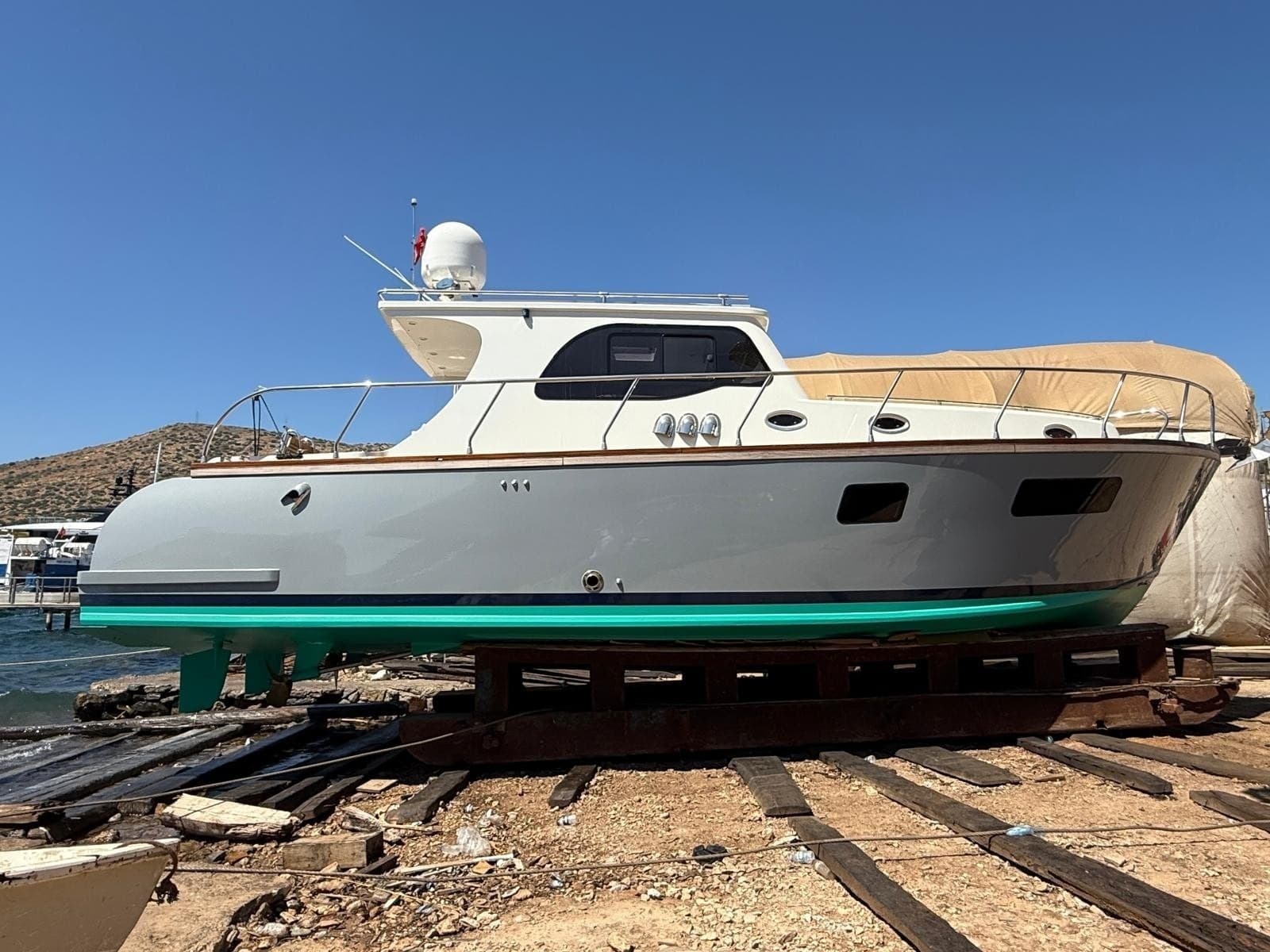2024 Custom 37 - Photo 17