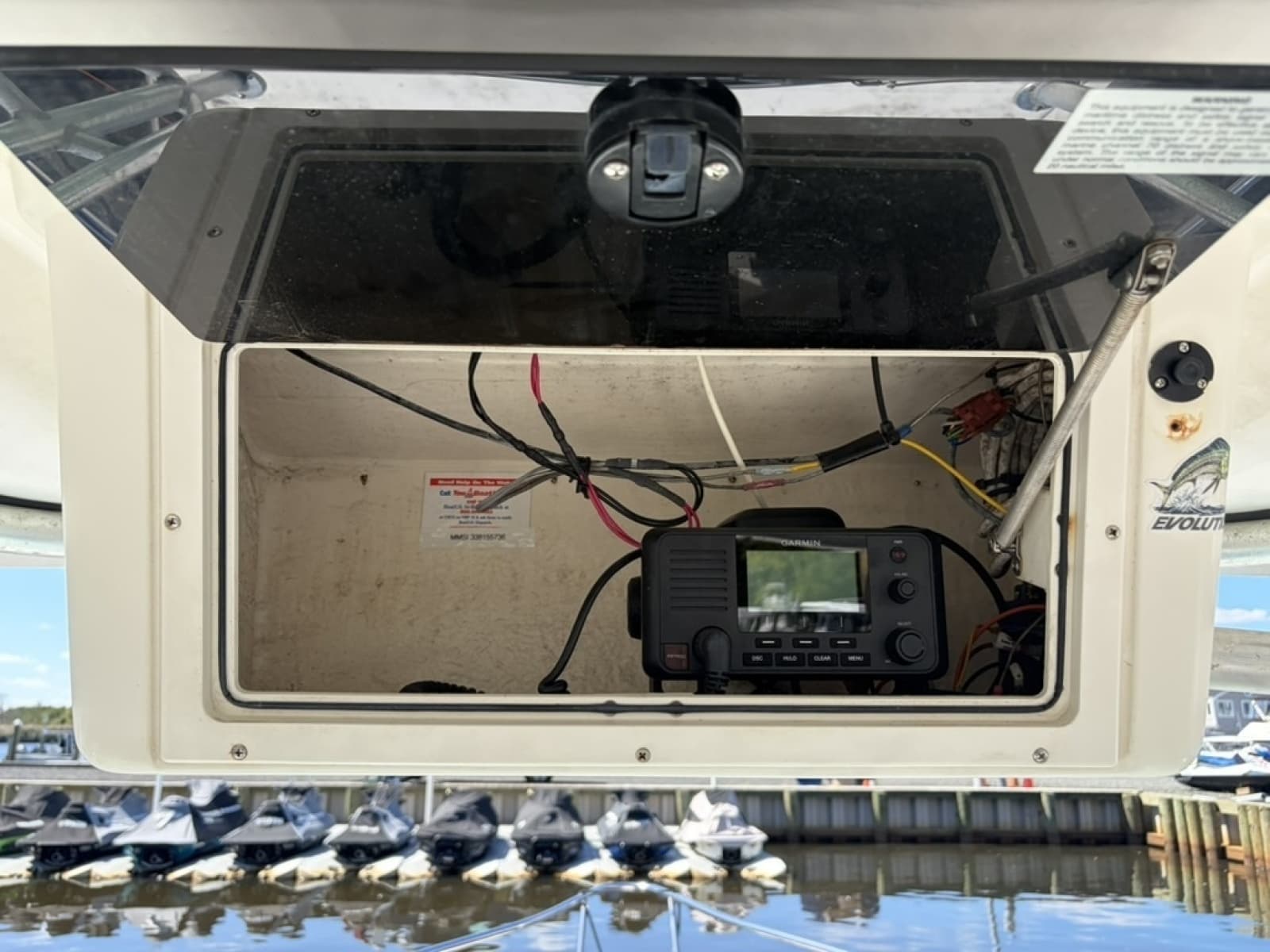 2008 Seaswirl Striper 2301 Walkaround I/O - Photo 15