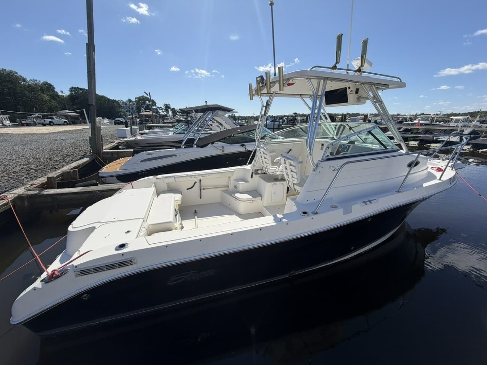 2008 Seaswirl Striper 2301 Walkaround I/O - Photo 5