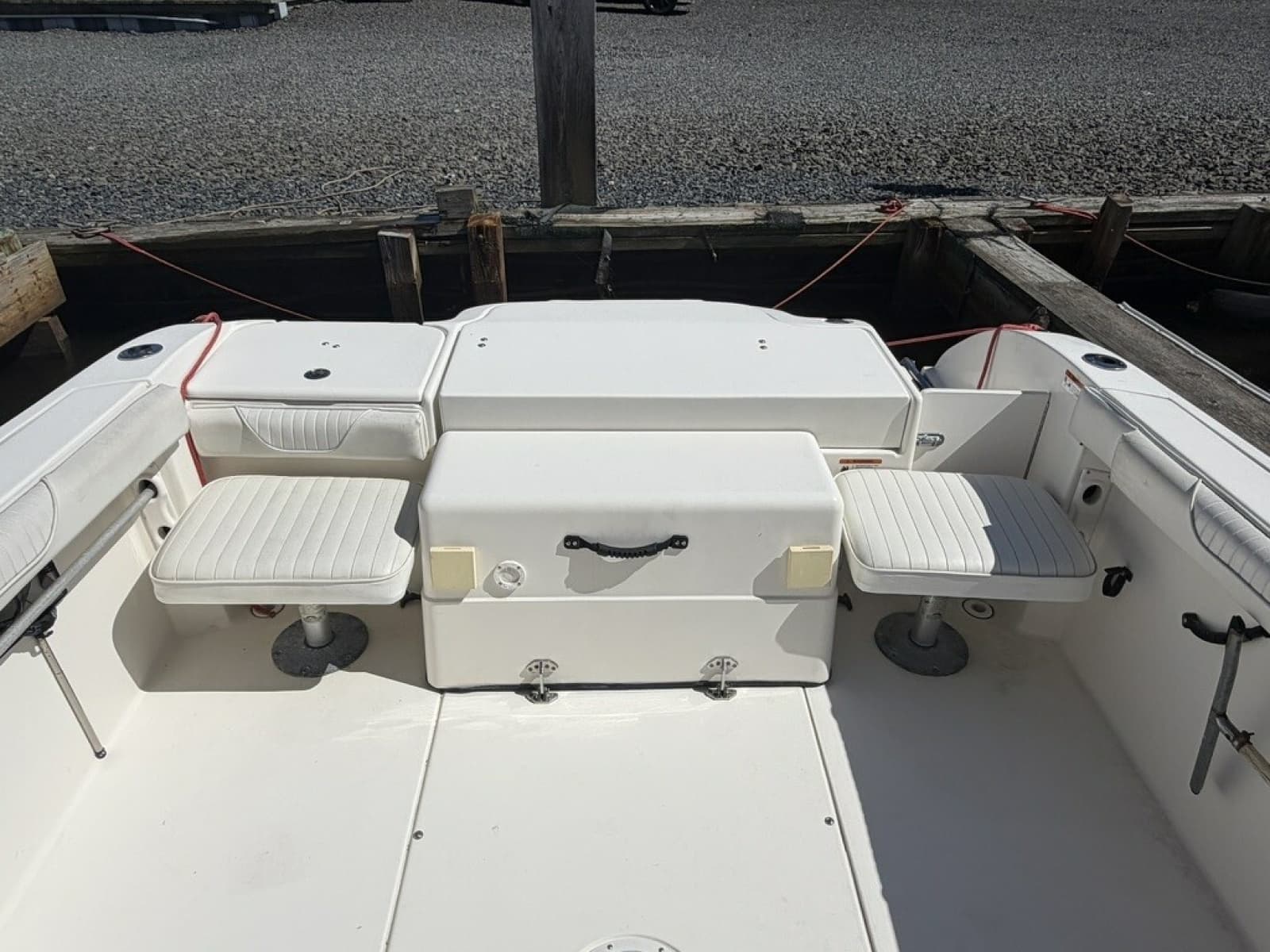 2008 Seaswirl Striper 2301 Walkaround I/O - Photo 7