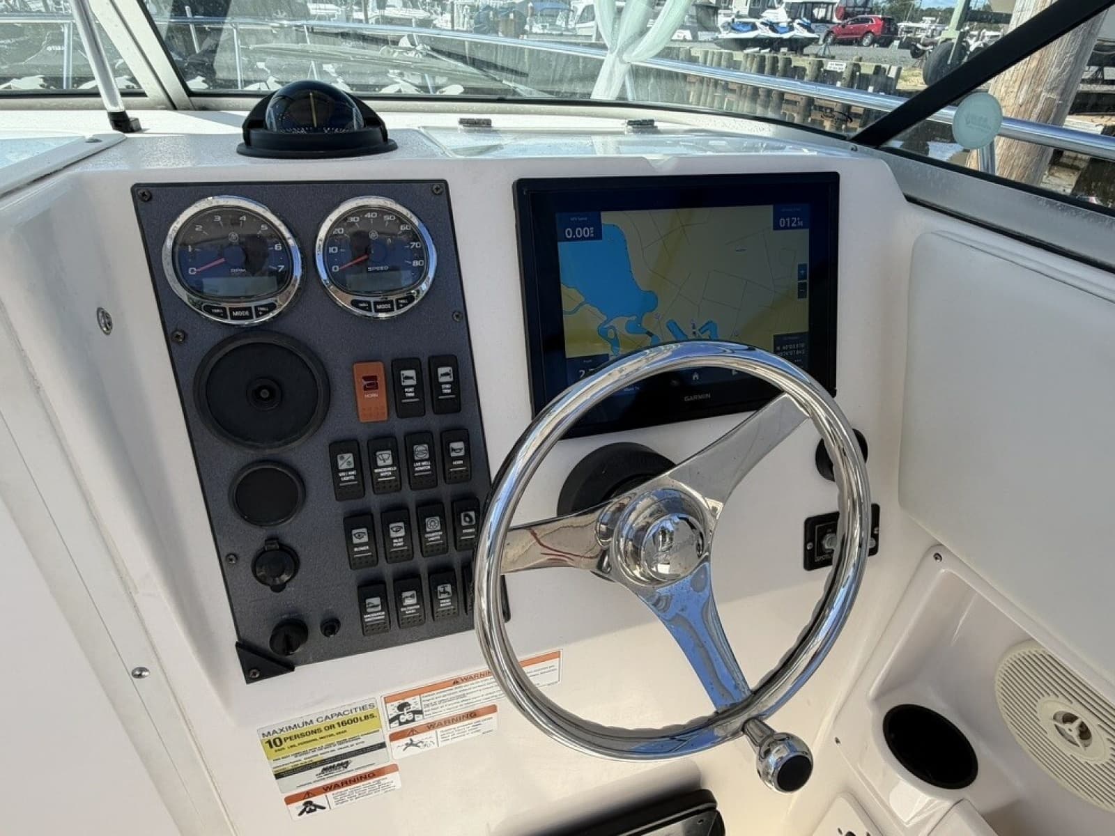 2008 Seaswirl Striper 2301 Walkaround I/O - Photo 12