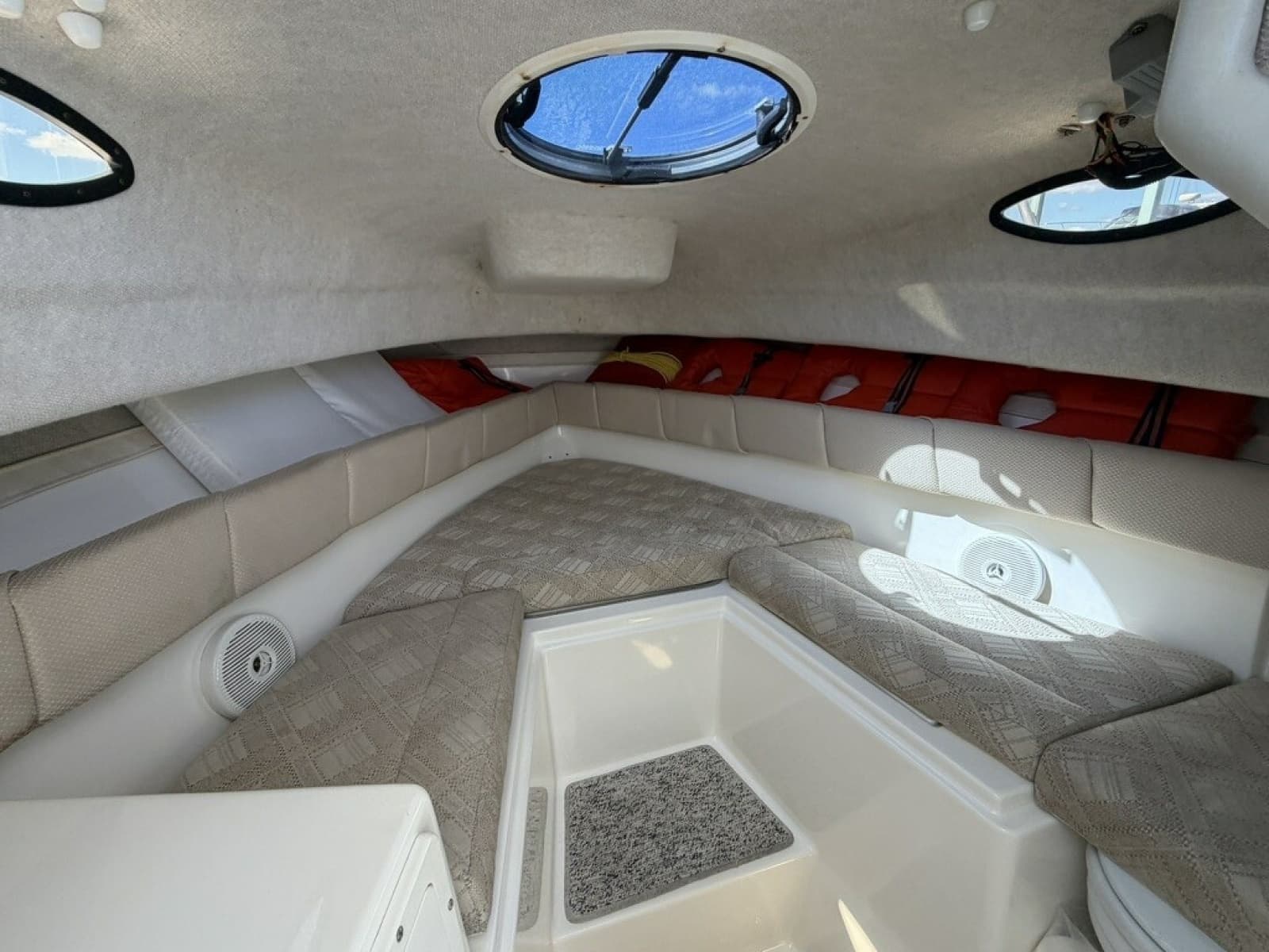 2008 Seaswirl Striper 2301 Walkaround I/O - Photo 17