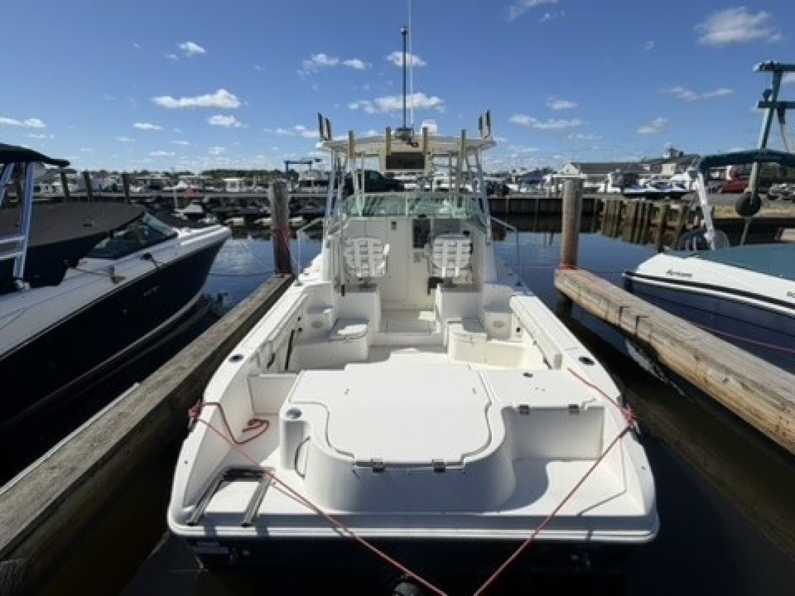 2008 Seaswirl Striper 2301 Walkaround I/O - Photo 6
