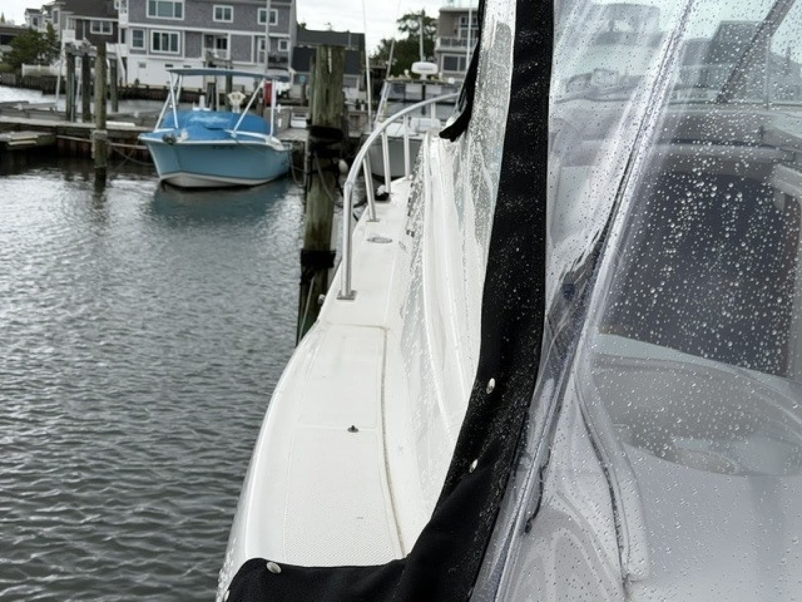 2004 Cruisers 370 - Photo 10