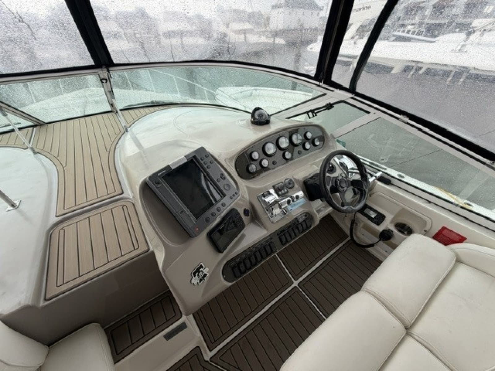 2004 Cruisers 370 - Photo 36