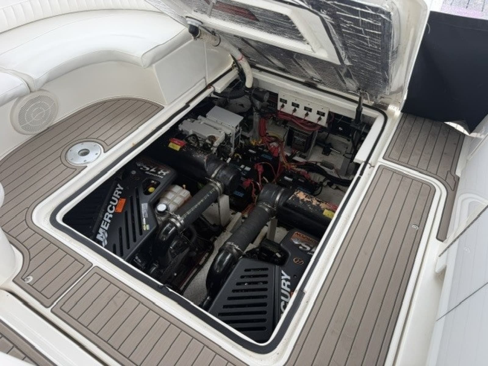 2004 Cruisers 370 - Photo 105