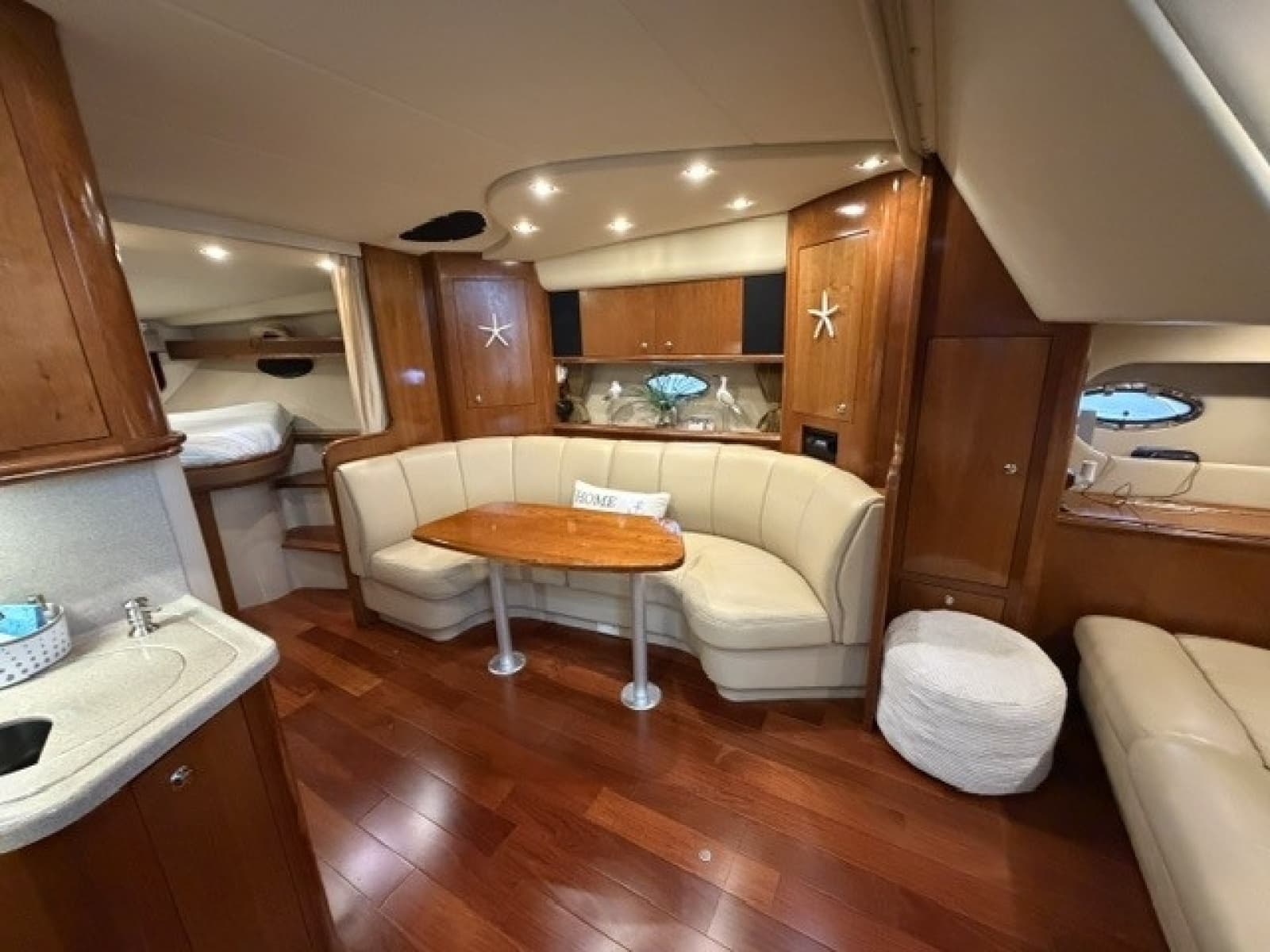 2004 Cruisers 370 - Photo 47