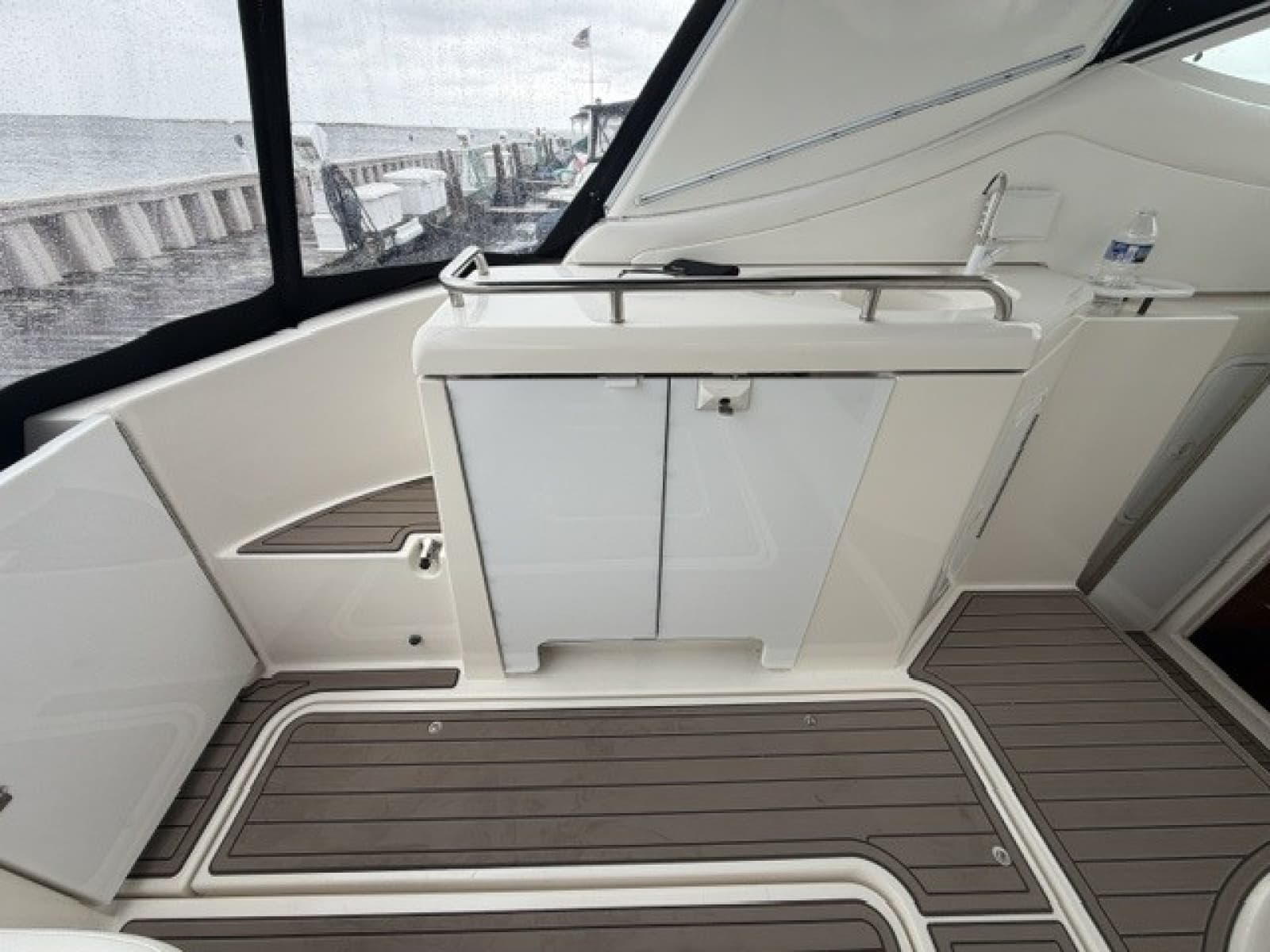 2004 Cruisers 370 - Photo 22