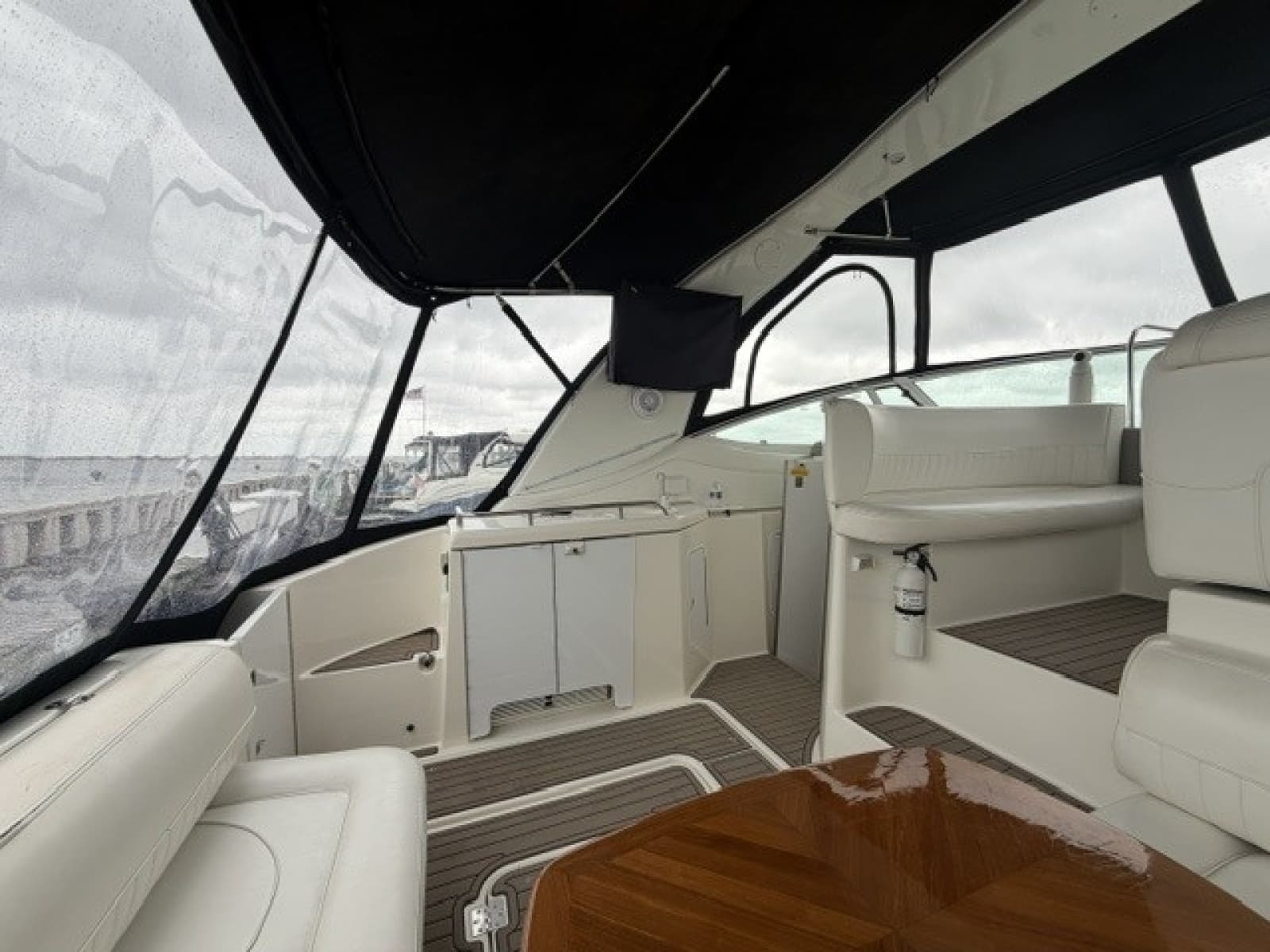 2004 Cruisers 370 - Photo 21