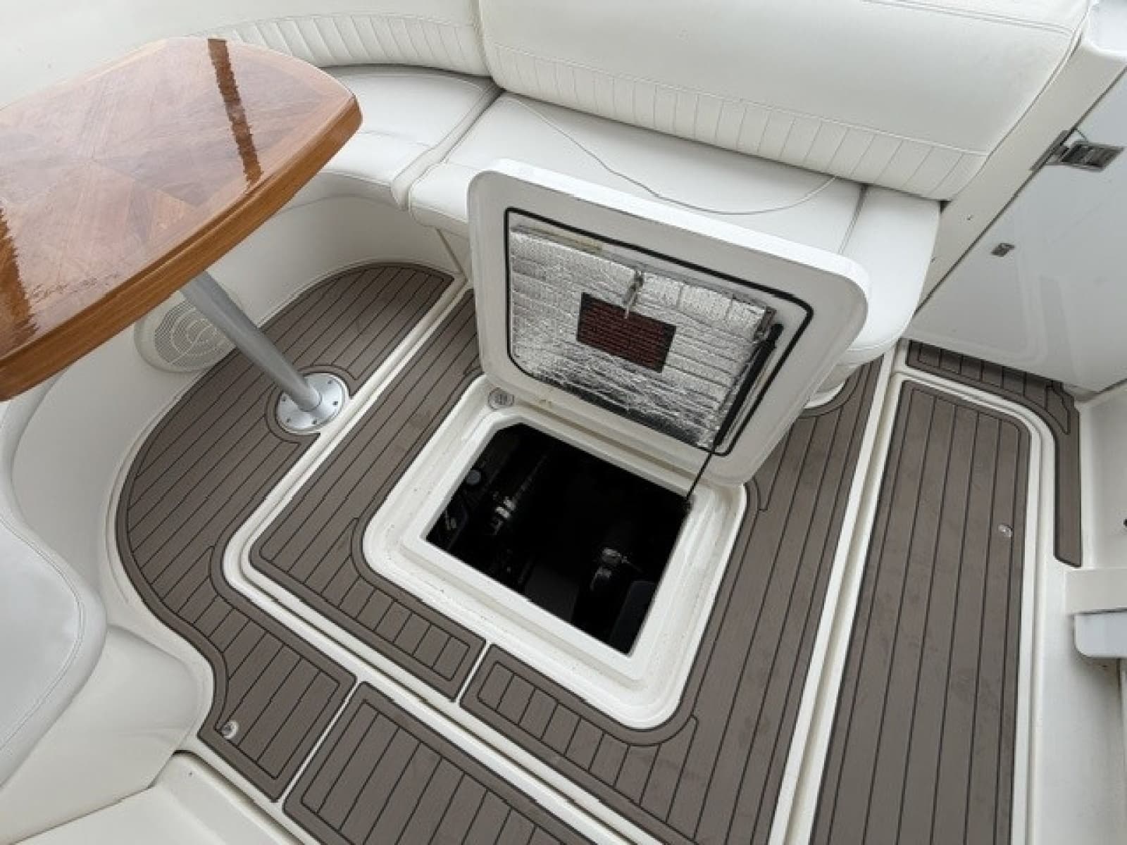 2004 Cruisers 370 - Photo 43