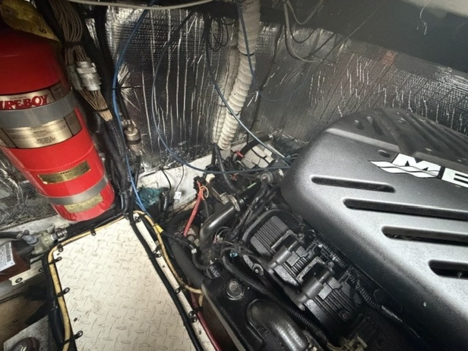 2004 Cruisers 370 - Photo 111