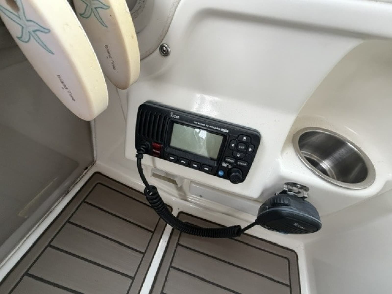 2004 Cruisers 370 - Photo 42