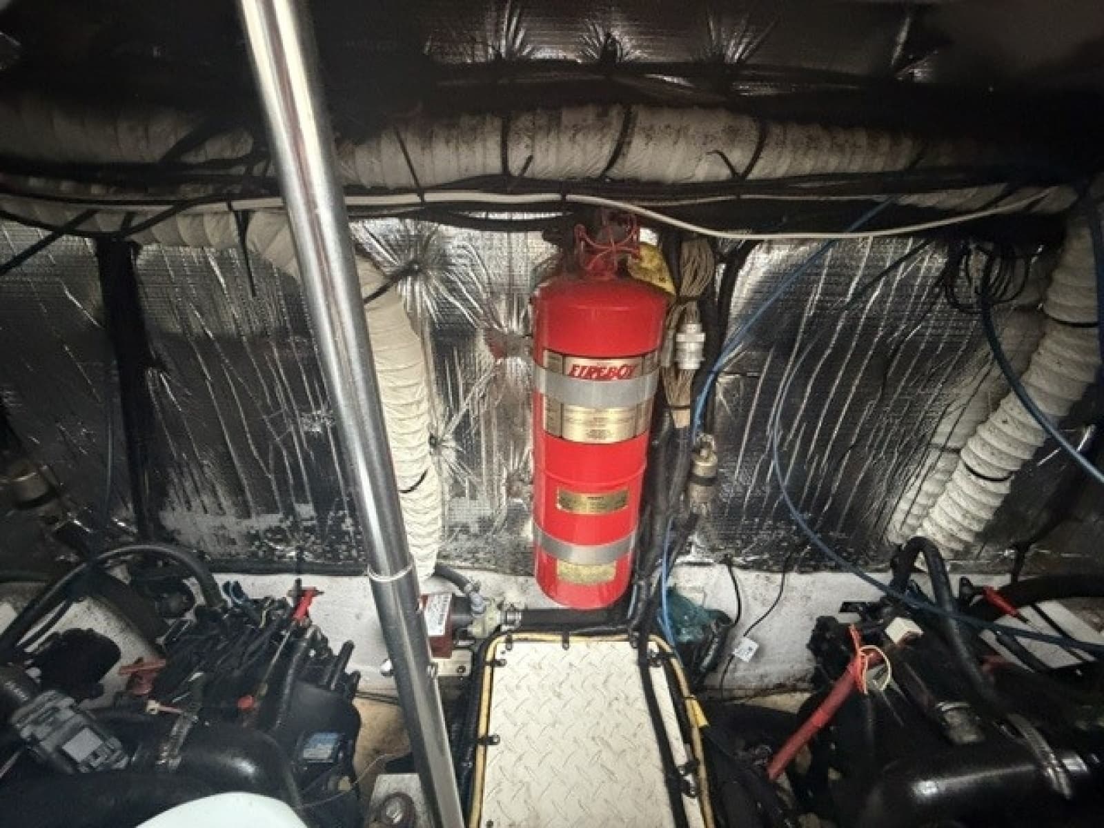2004 Cruisers 370 - Photo 110