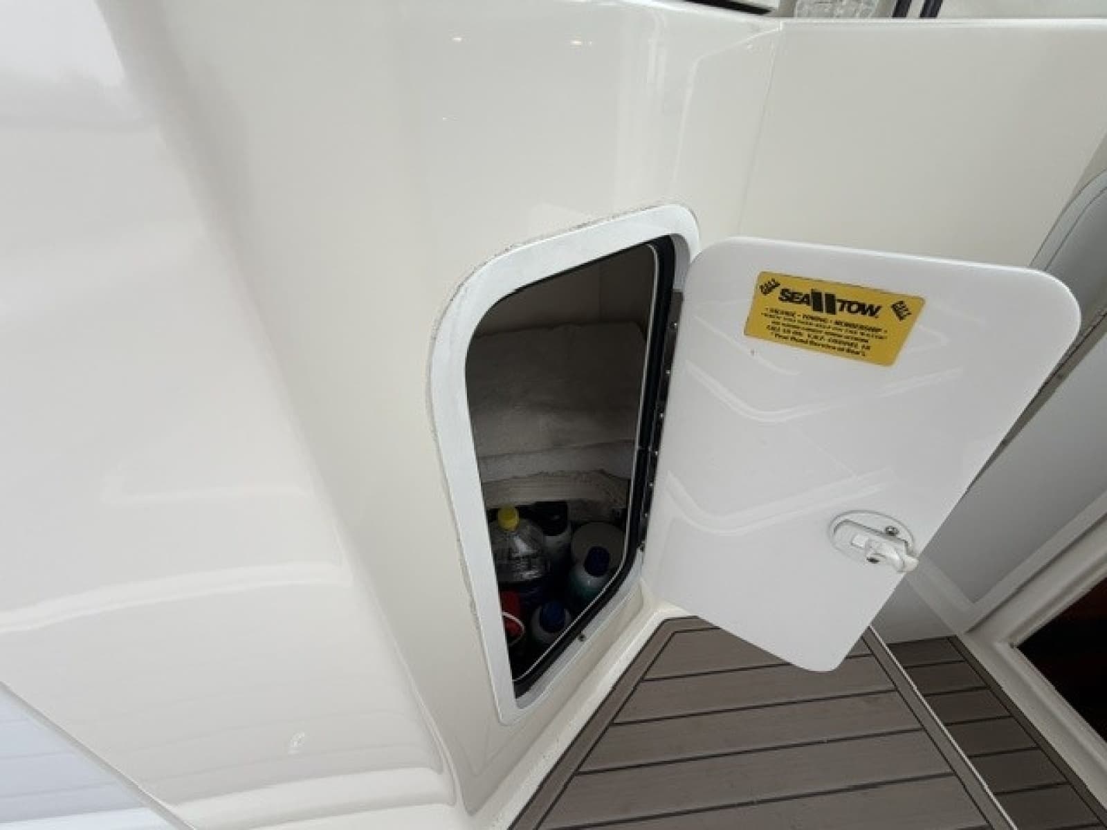 2004 Cruisers 370 - Photo 28