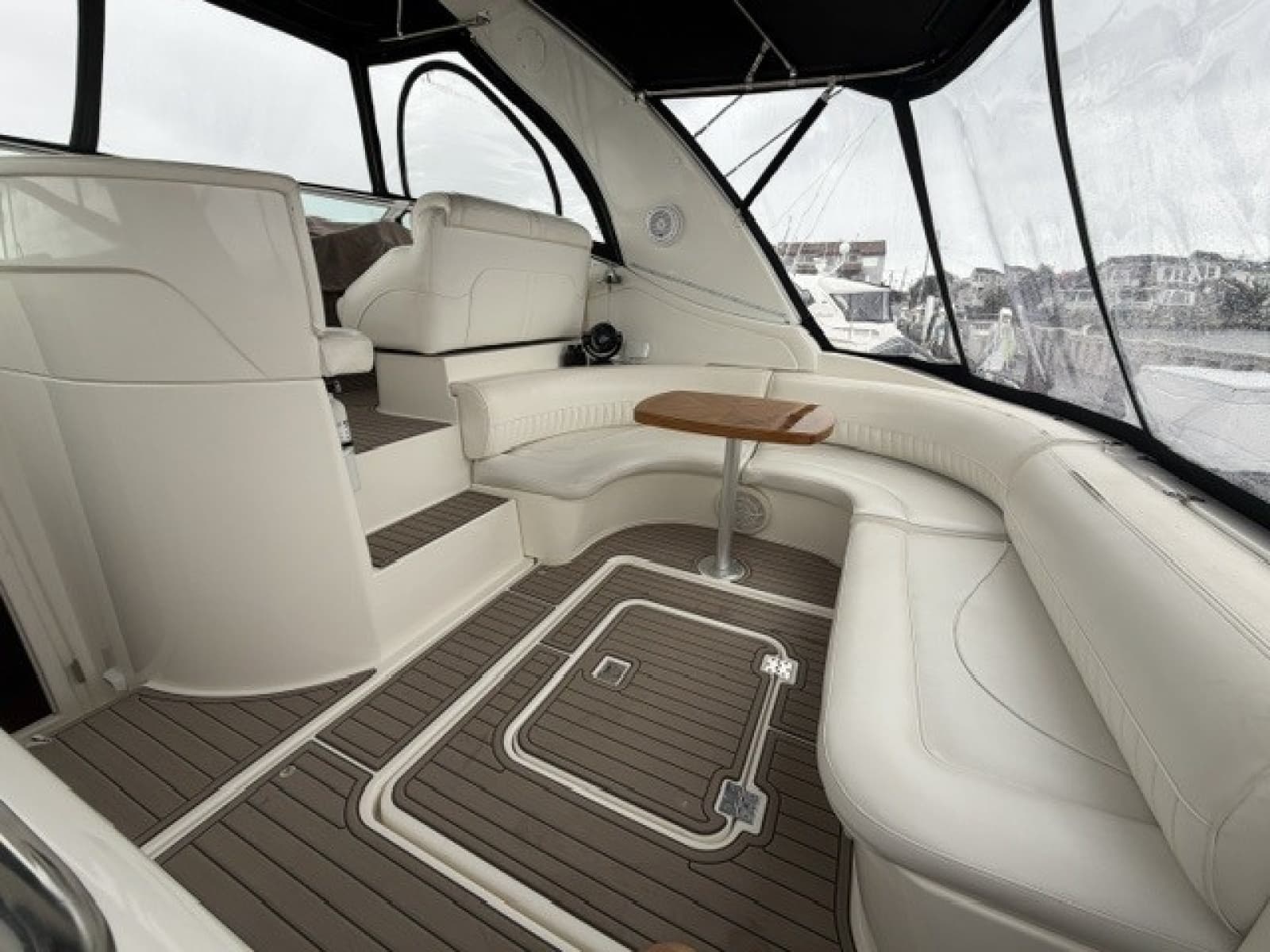 2004 Cruisers 370 - Photo 16