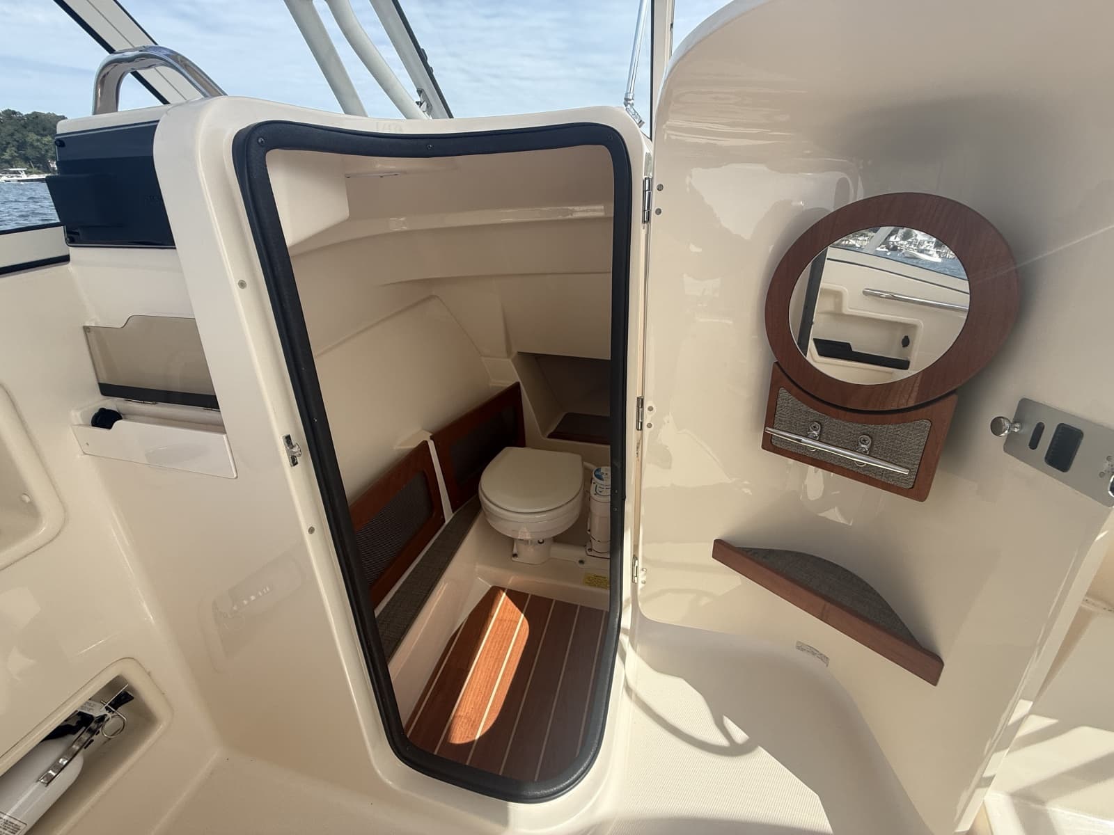 2018 Grady-White 235 Freedom - Photo 16