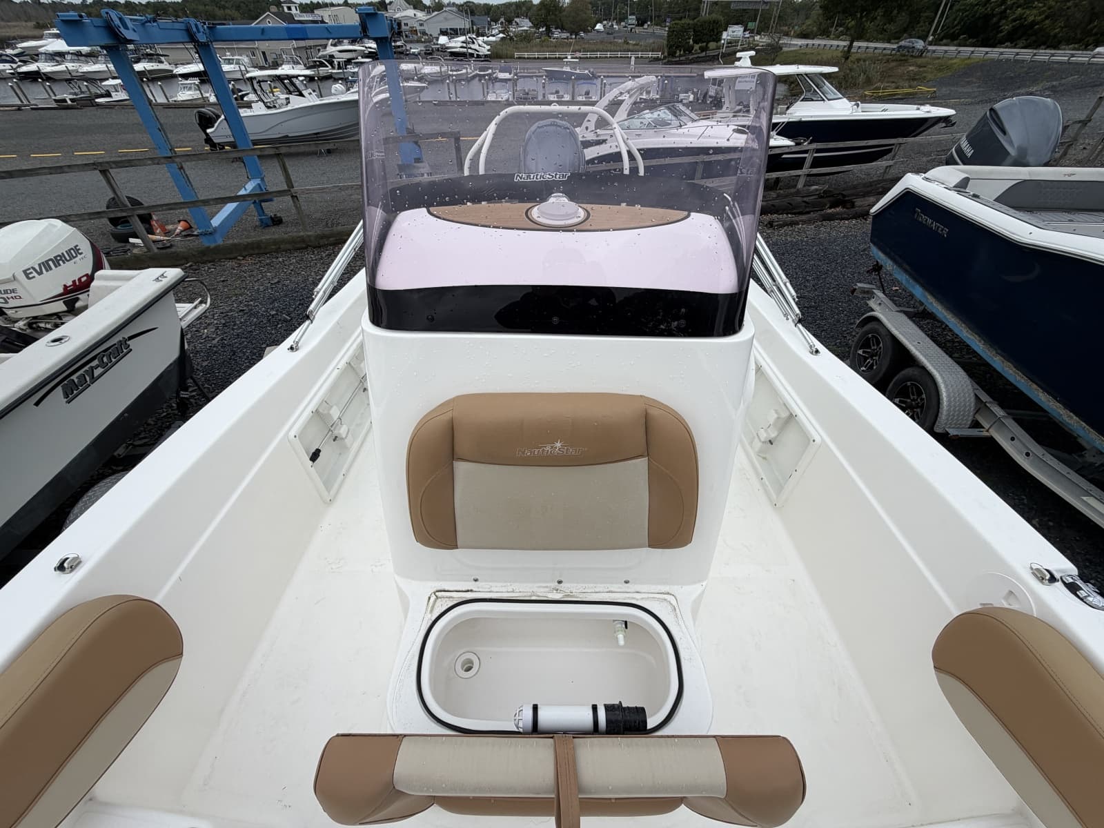 2023 NauticStar 211 Hybrid - Photo 16