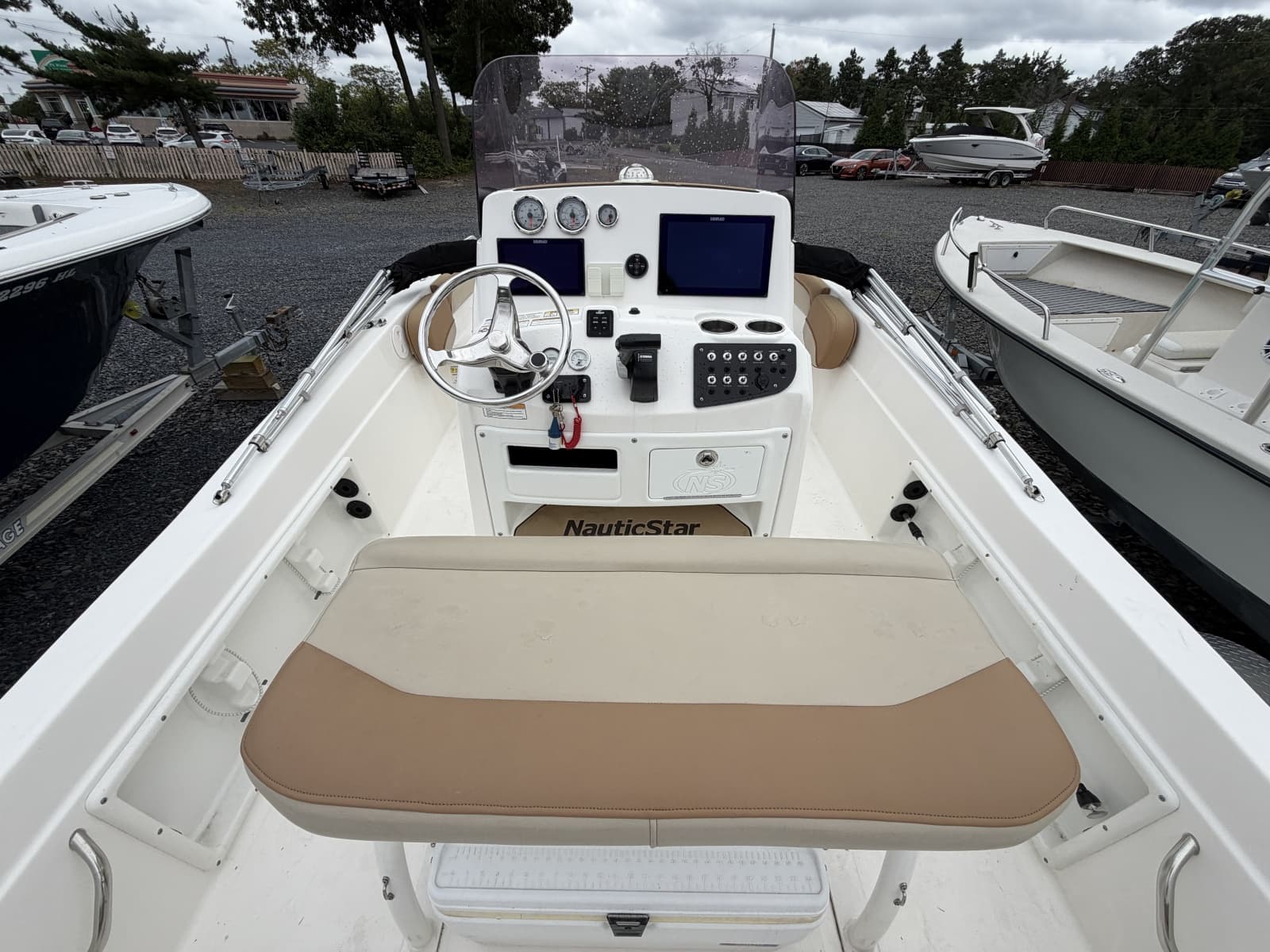 2023 NauticStar 211 Hybrid - Photo 5