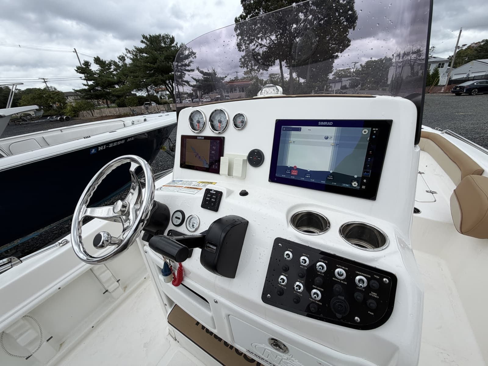2023 NauticStar 211 Hybrid - Photo 10