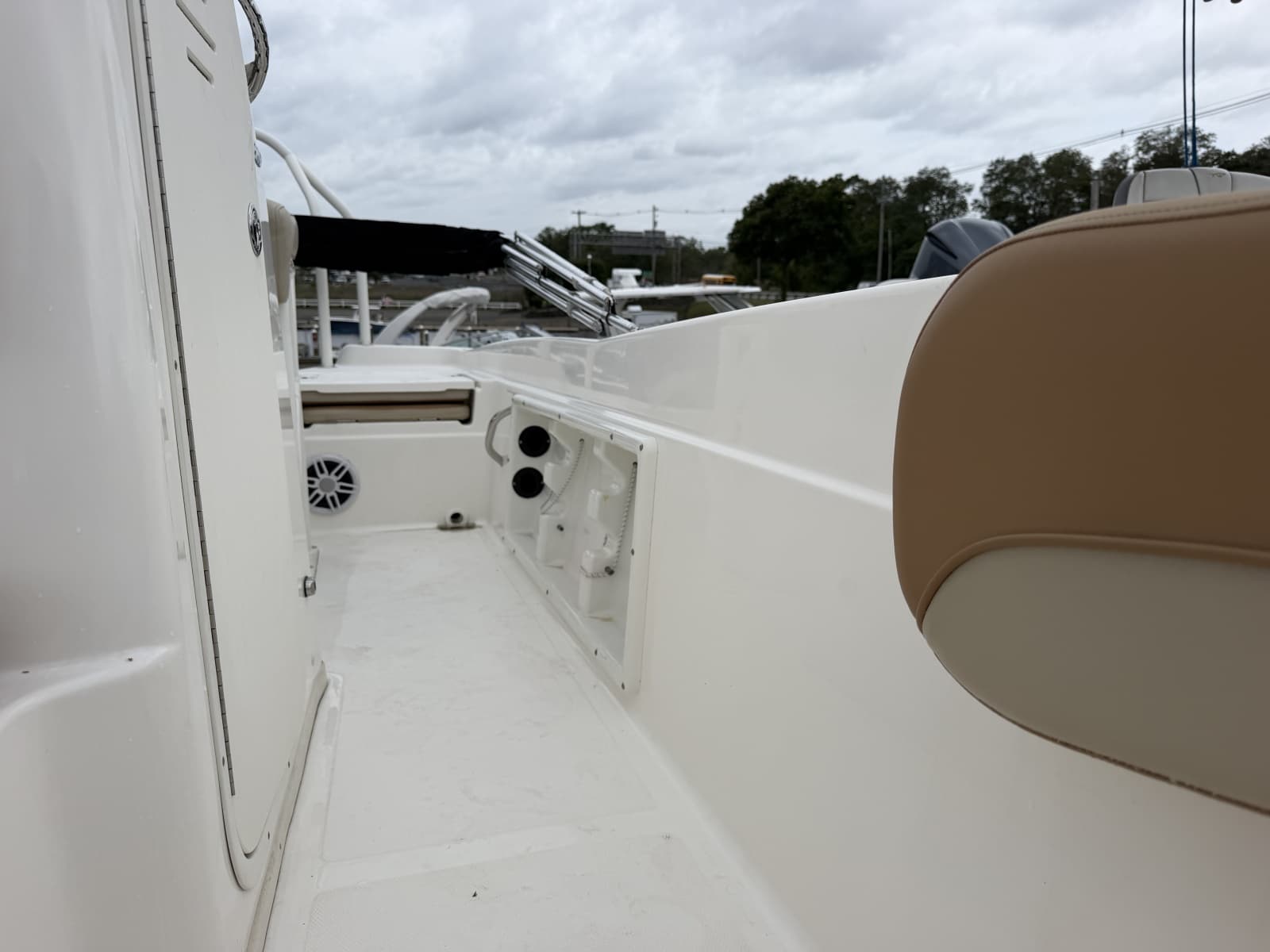 2023 NauticStar 211 Hybrid - Photo 13