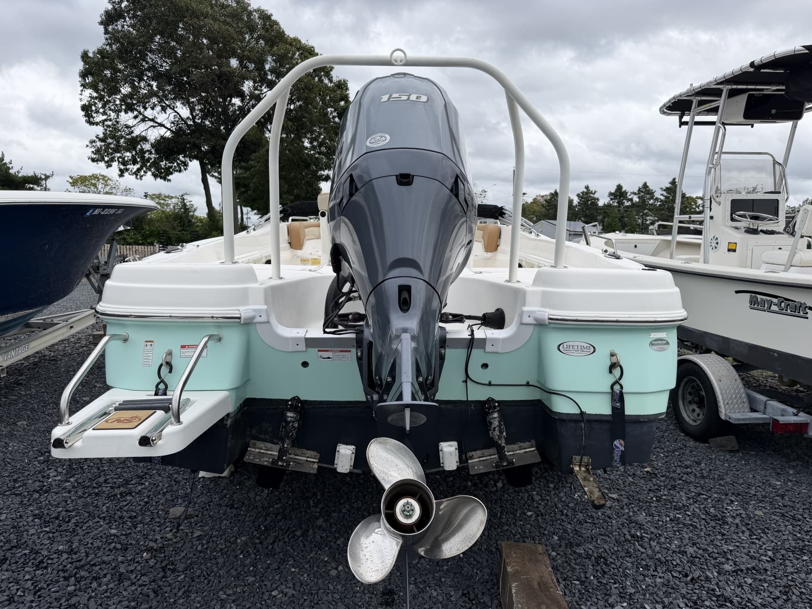 2023 NauticStar 211 Hybrid - Photo 2