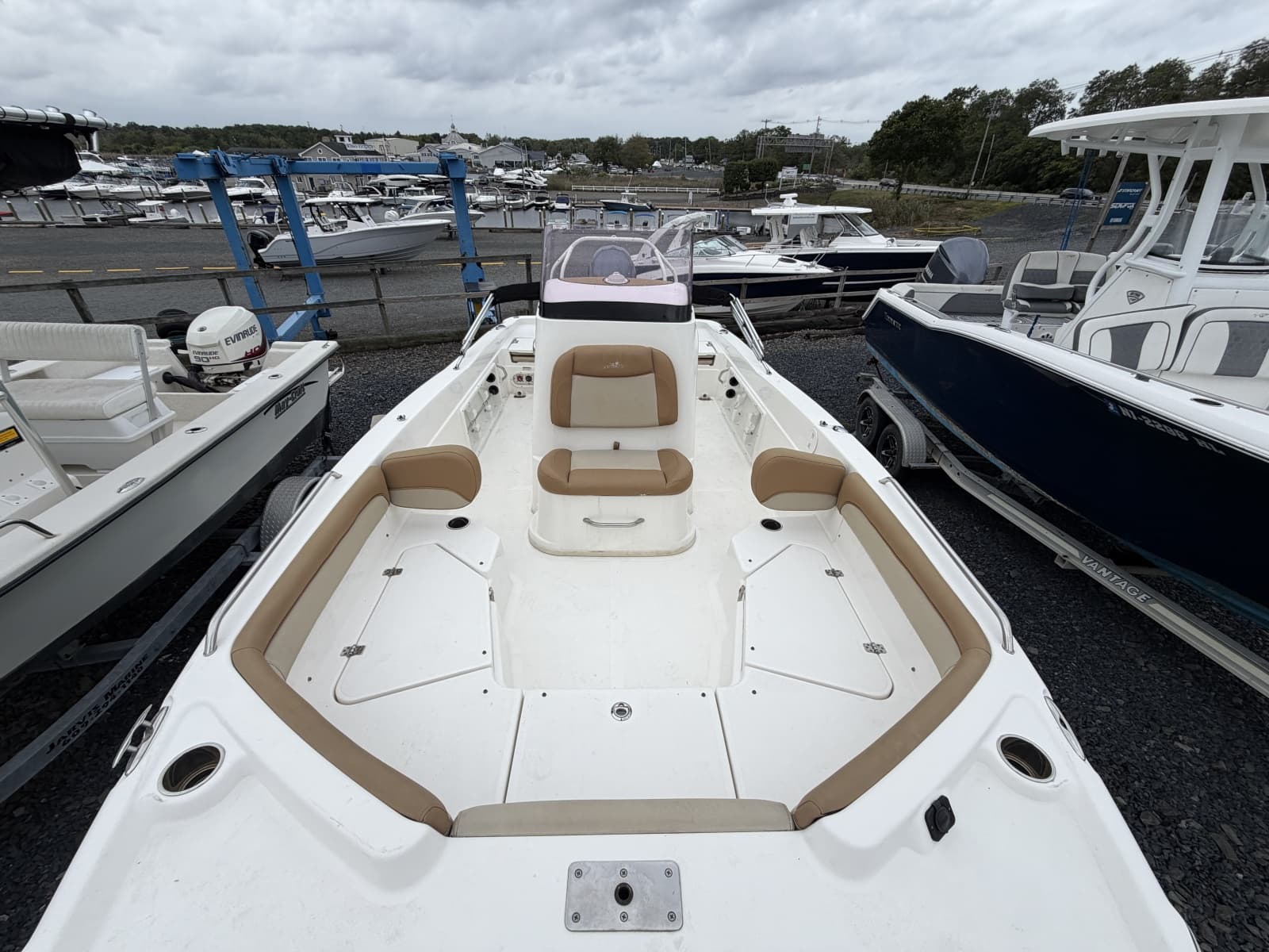 2023 NauticStar 211 Hybrid - Photo 17