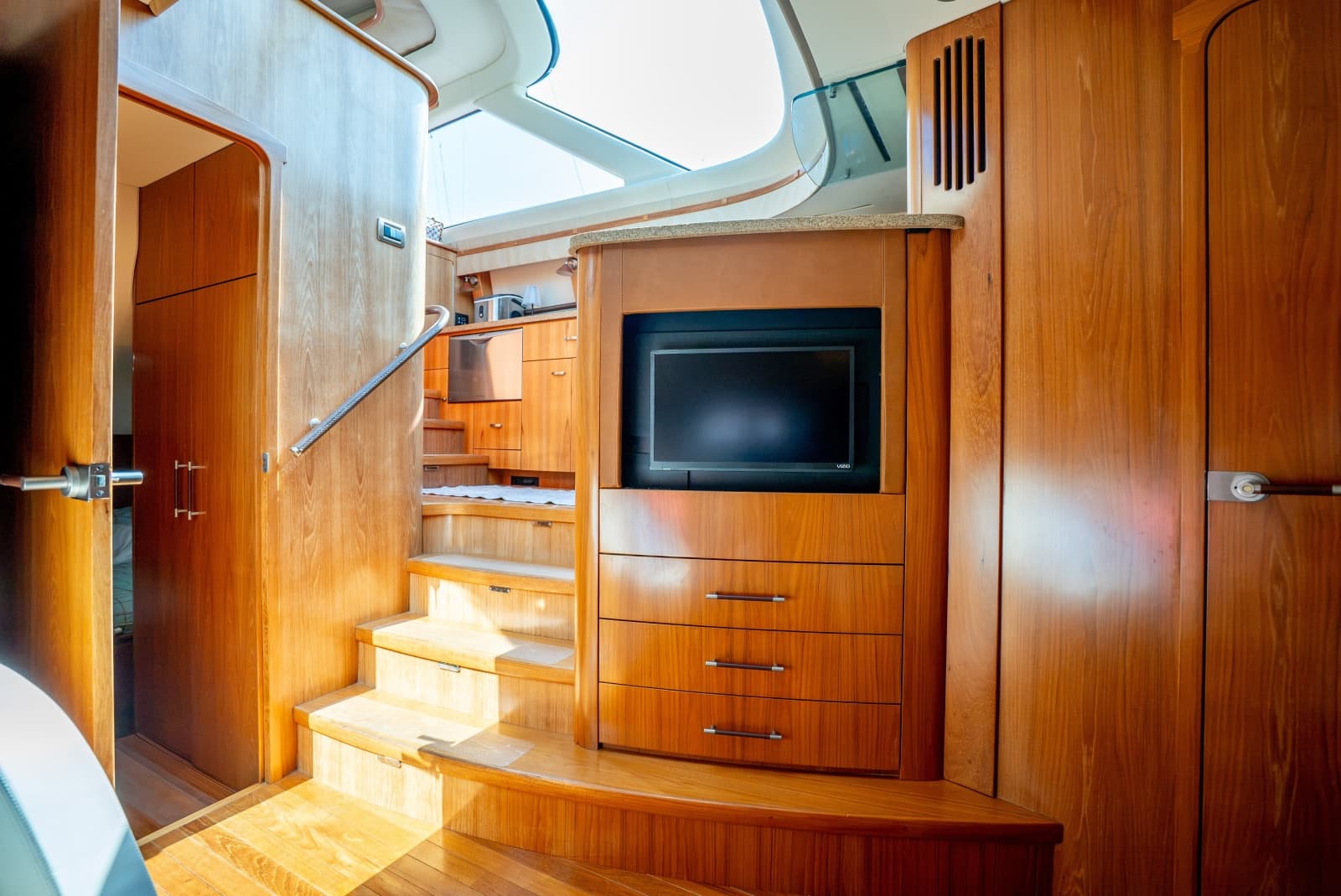2009 Tiara Yachts 5800 Sovran - Photo 26