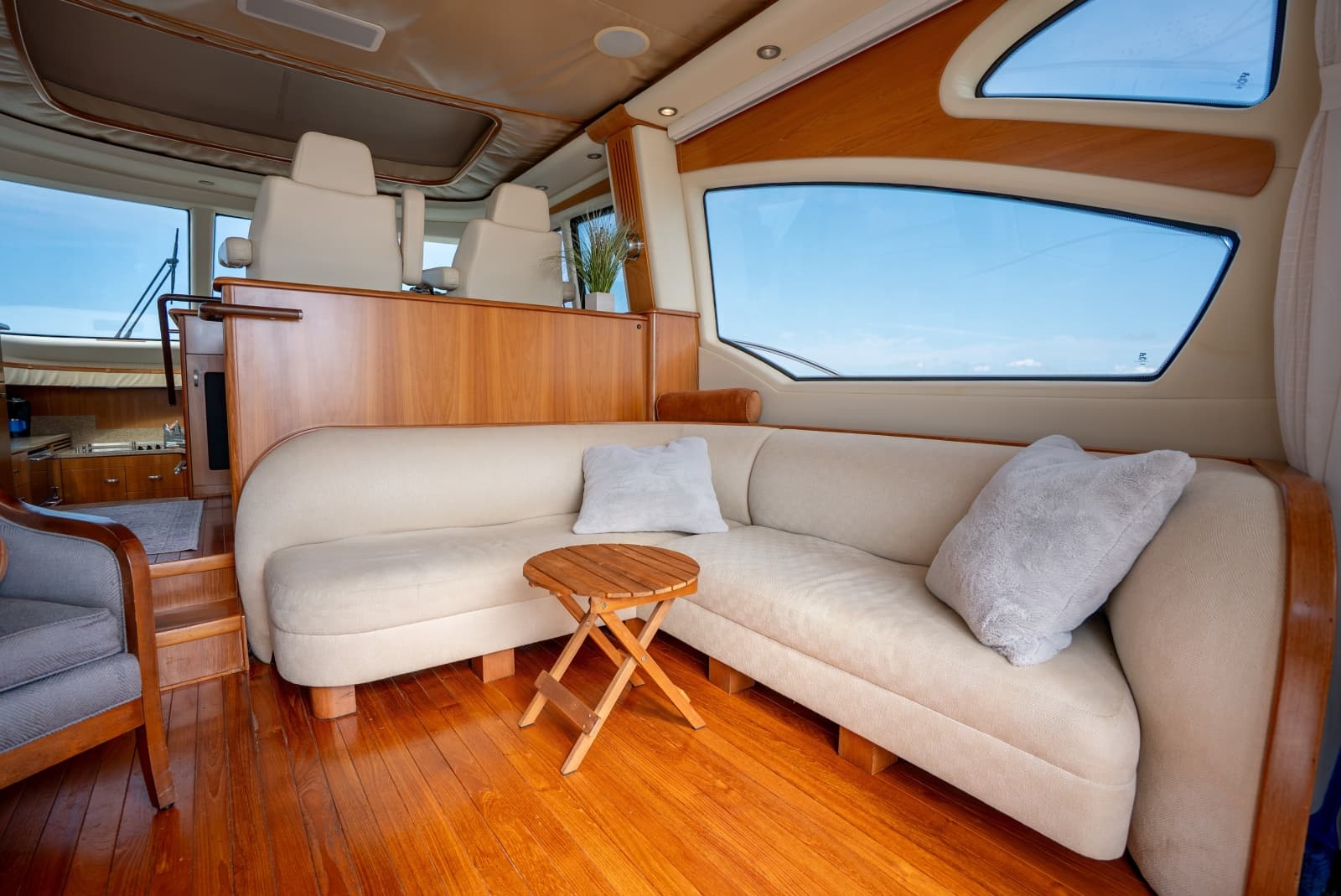 2009 Tiara Yachts 5800 Sovran - Photo 15