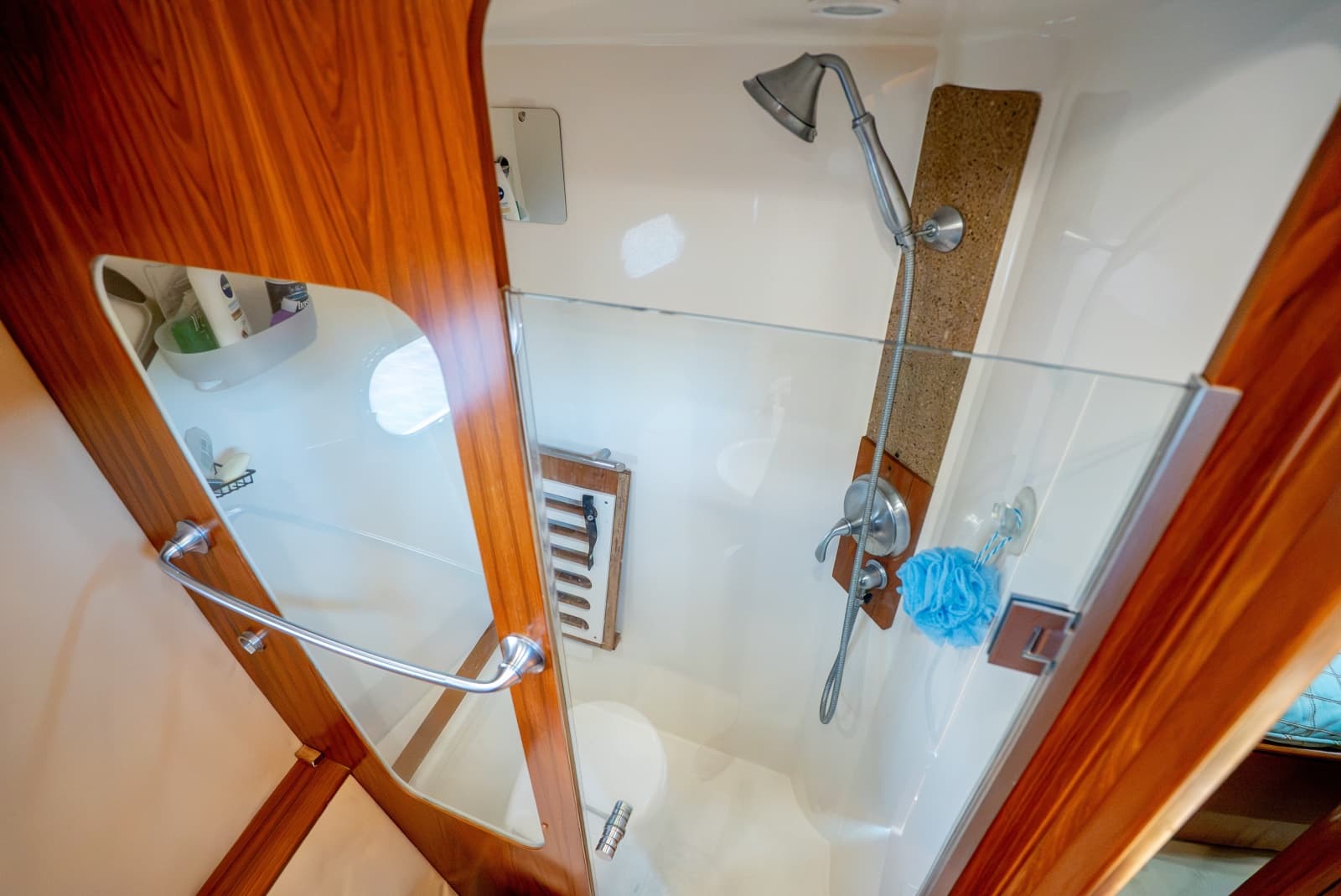 2009 Tiara Yachts 5800 Sovran - Photo 34