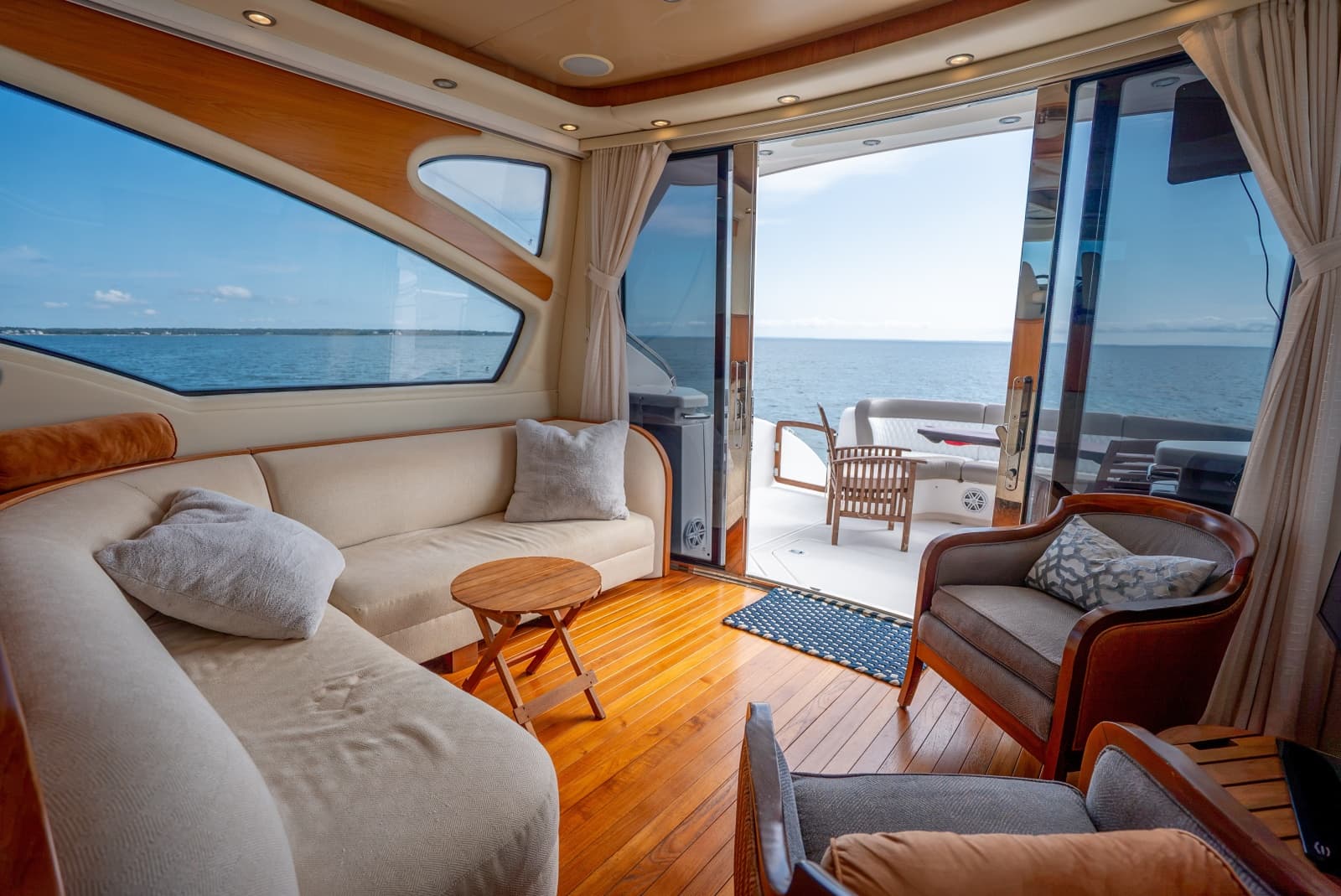 2009 Tiara Yachts 5800 Sovran - Photo 14