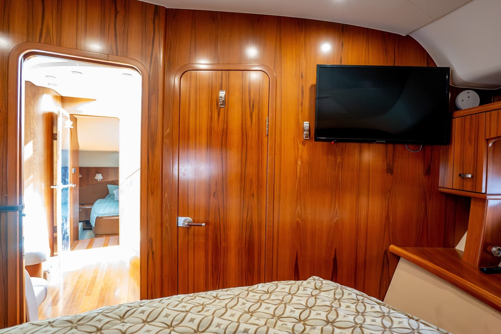2009 Tiara Yachts 5800 Sovran - Photo 38