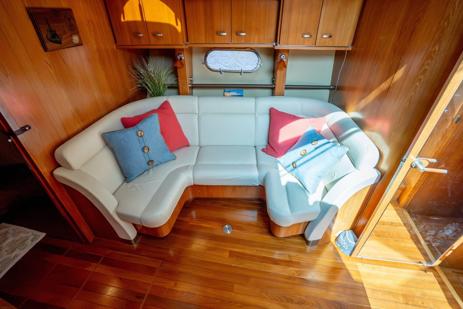 2009 Tiara Yachts 5800 Sovran - Photo 27