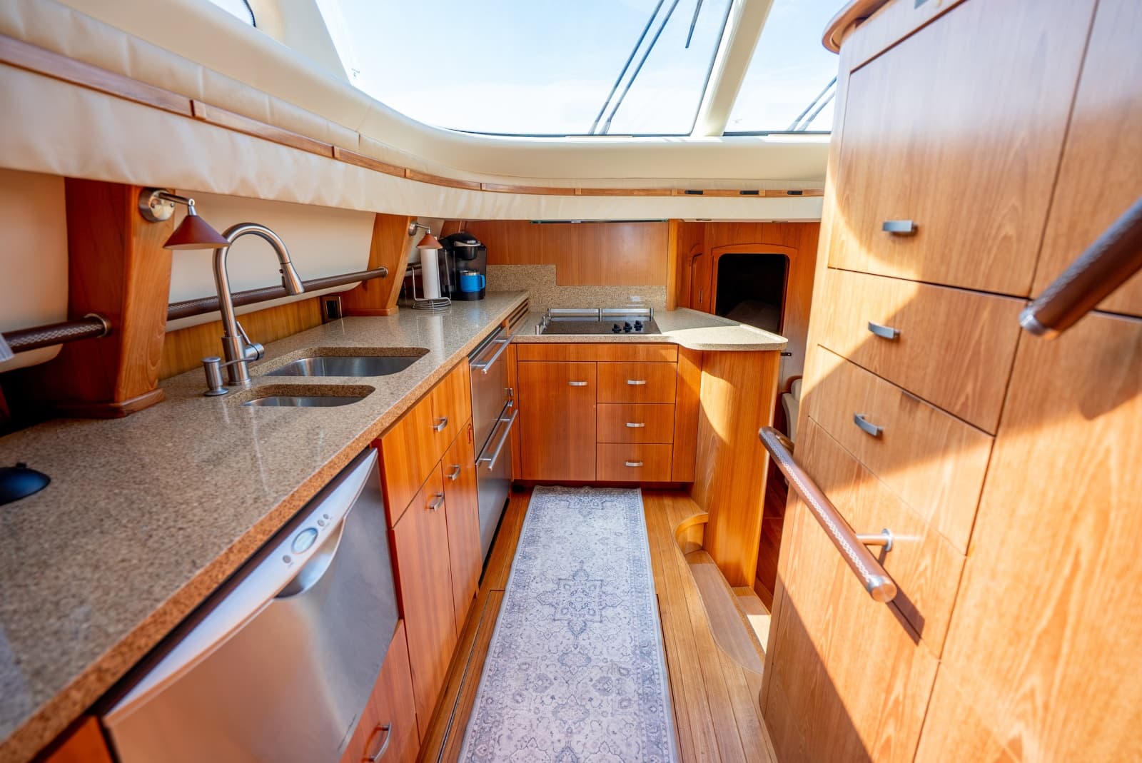 2009 Tiara Yachts 5800 Sovran - Photo 23