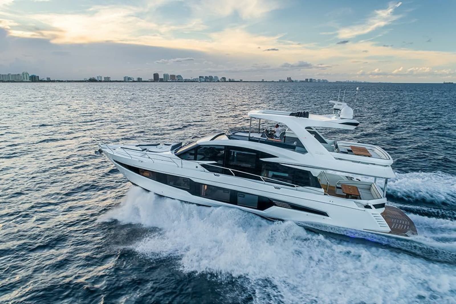 2025 Galeon 680 FLY - Photo 12