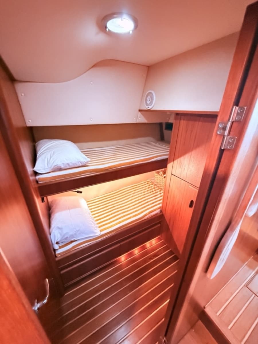 2000 Tiara Yachts  - Photo 20