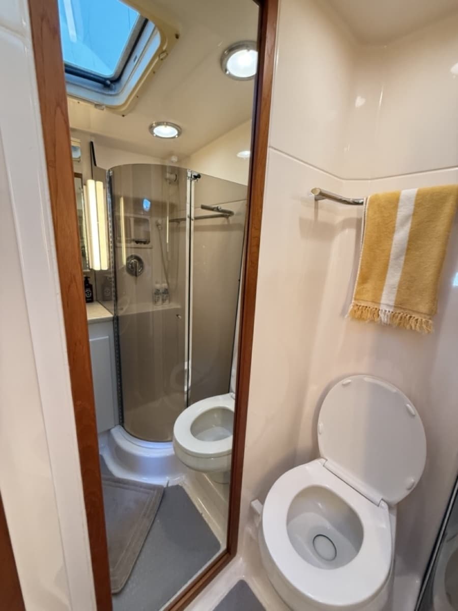 2000 Tiara Yachts  - Photo 14