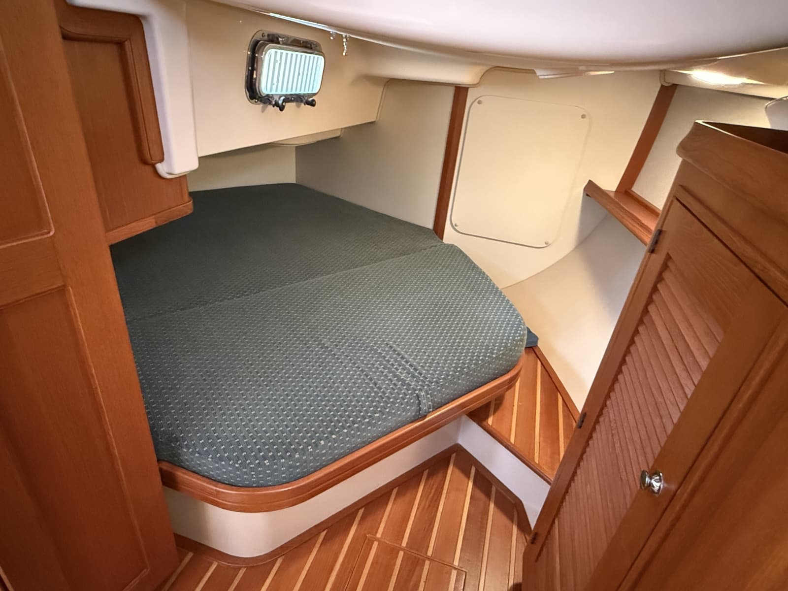 2005 Island Packet 370 - Photo 11