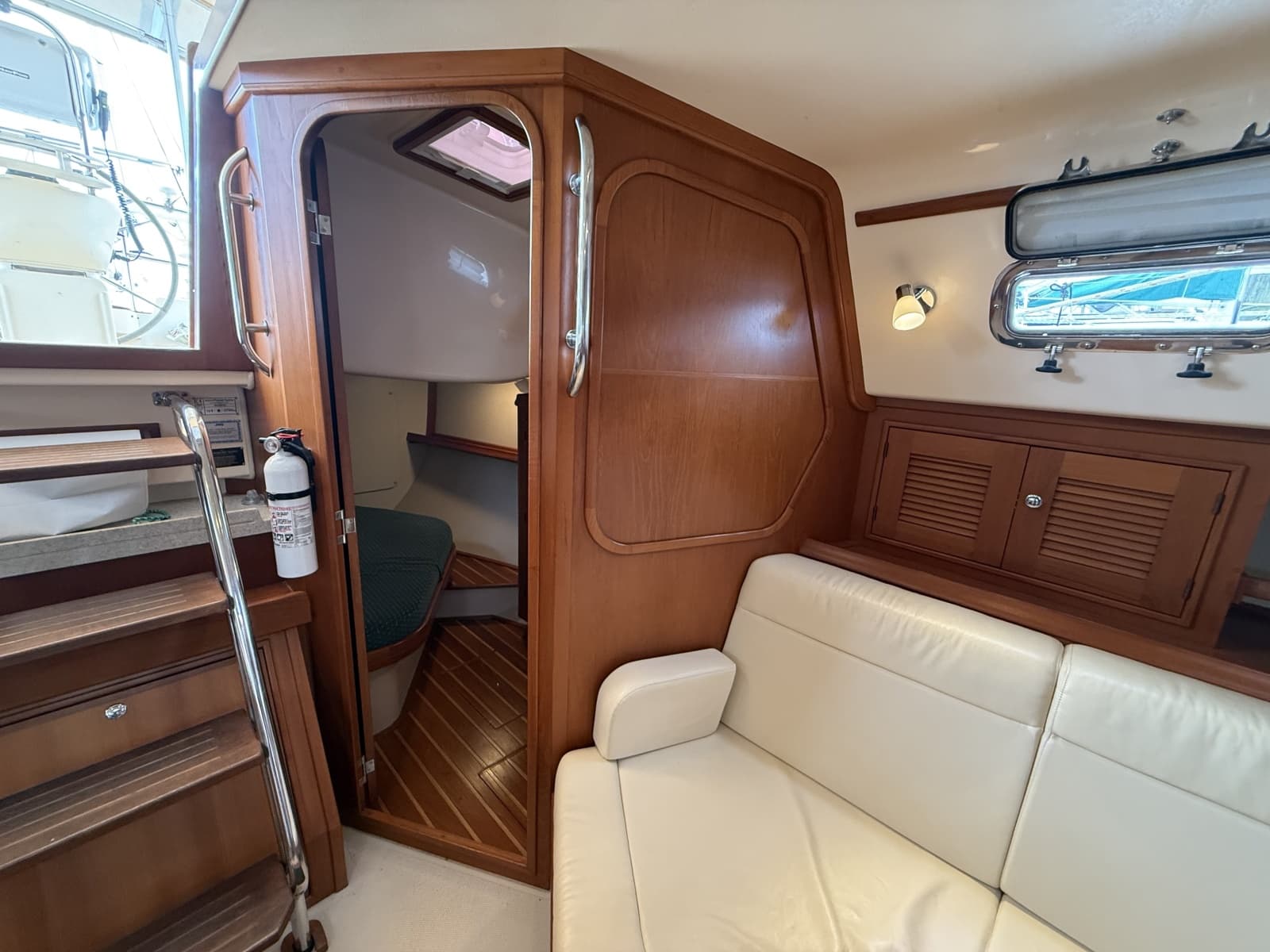 2005 Island Packet 370 - Photo 10