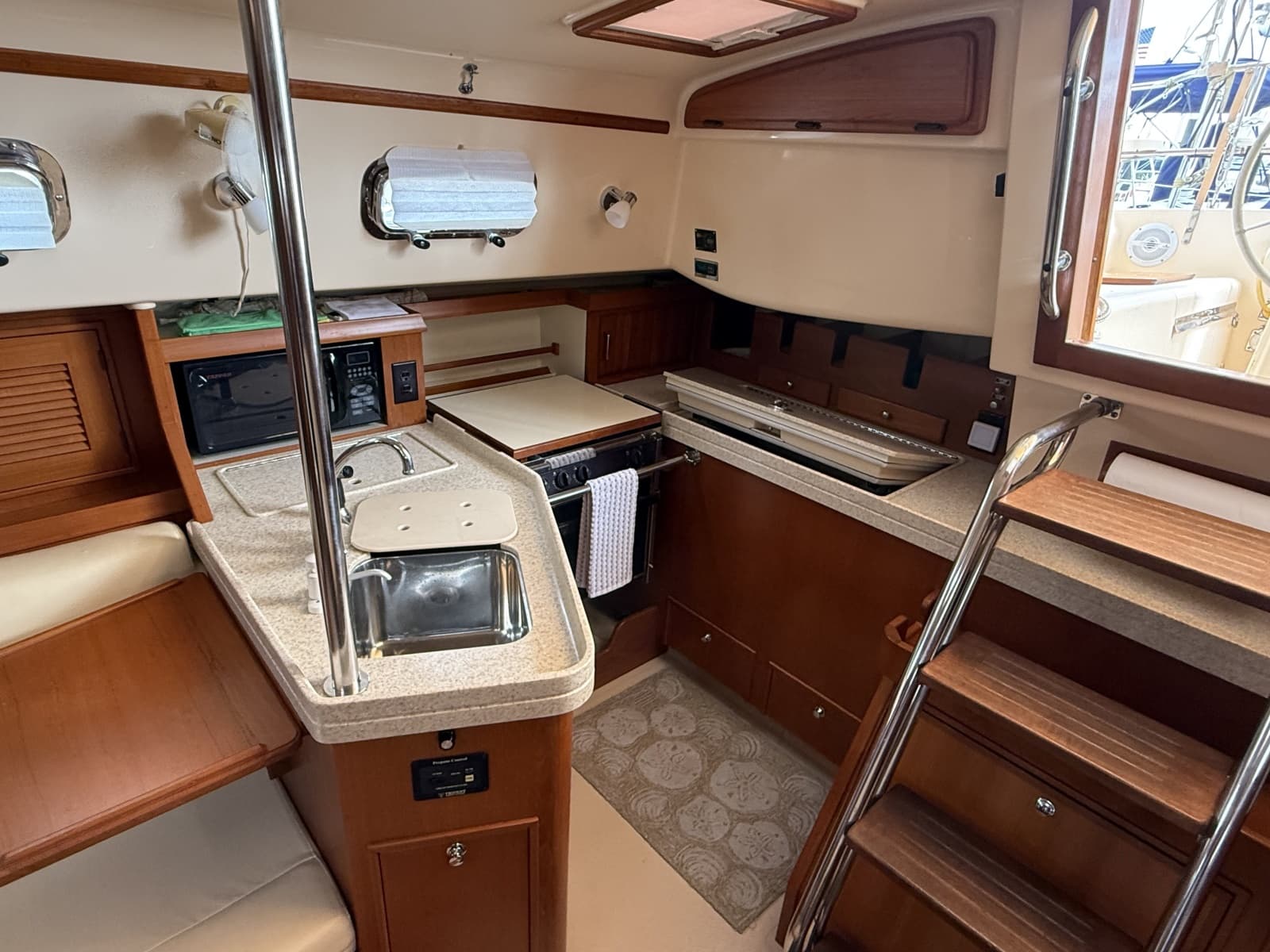2005 Island Packet 370 - Photo 16