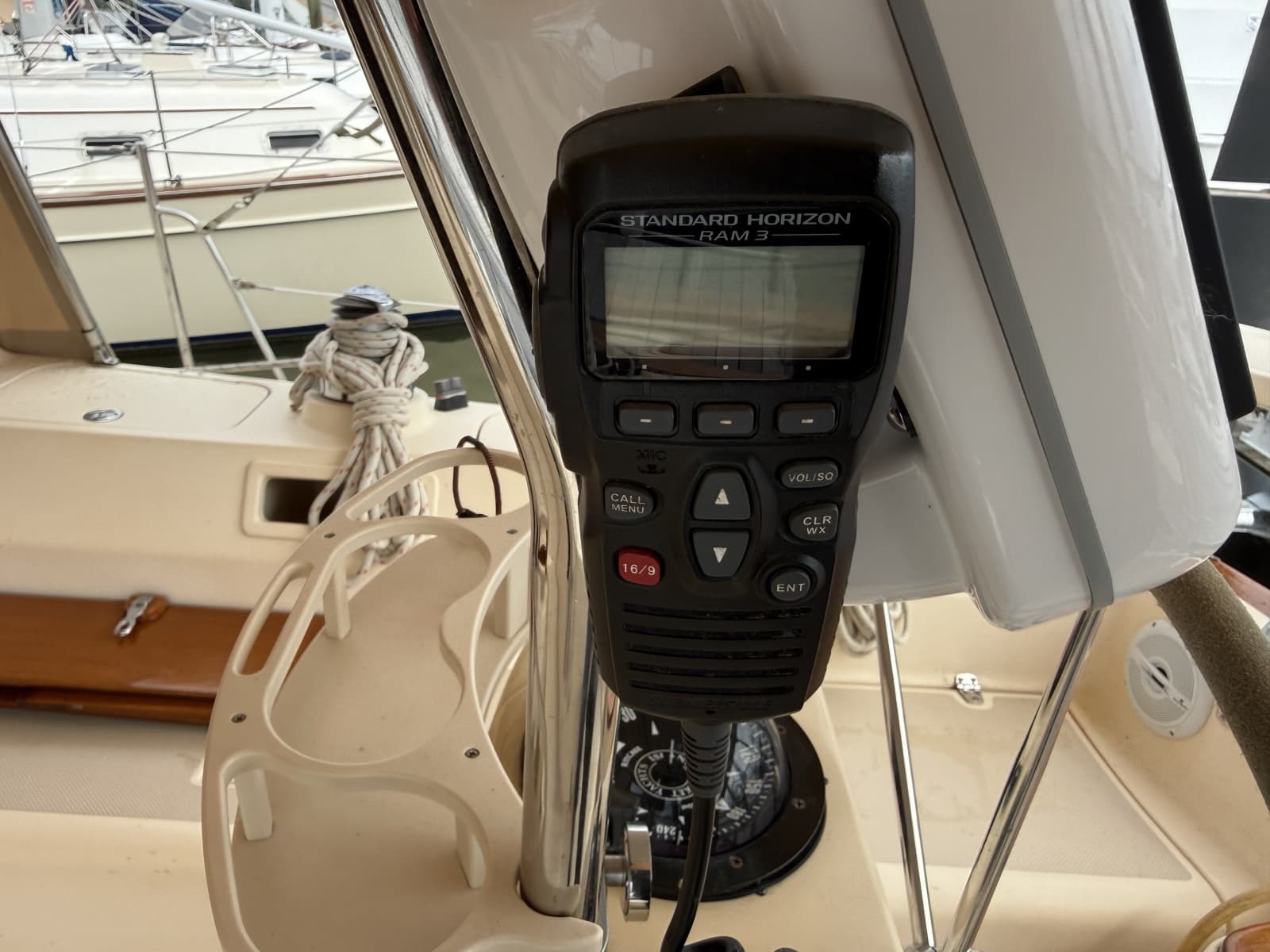 2005 Island Packet 370 - Photo 24